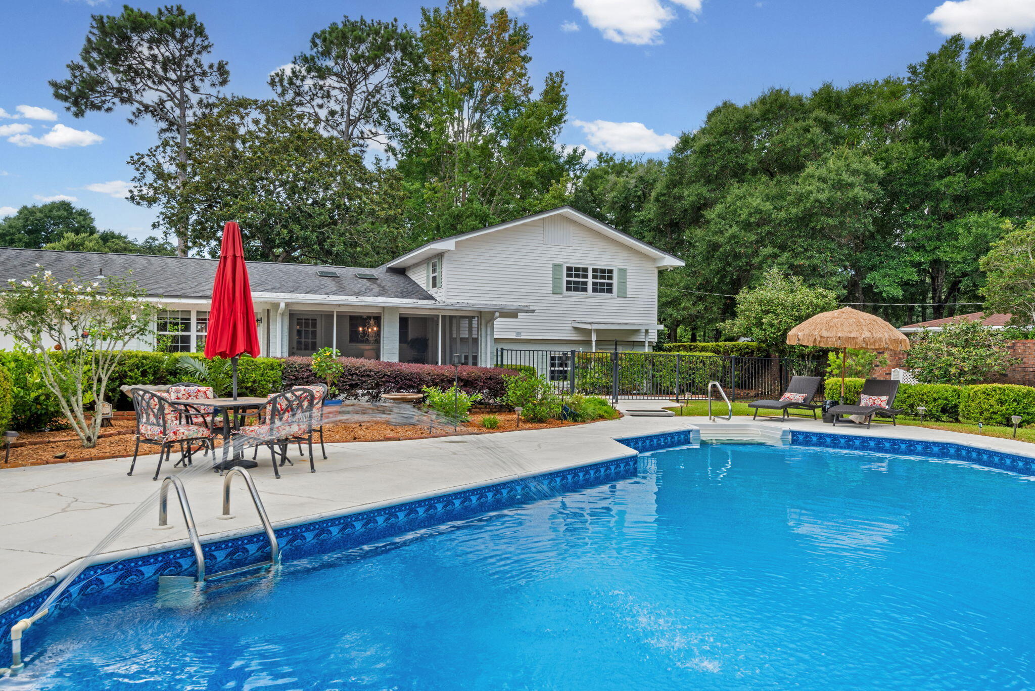 BAYOU POQUITO - Residential