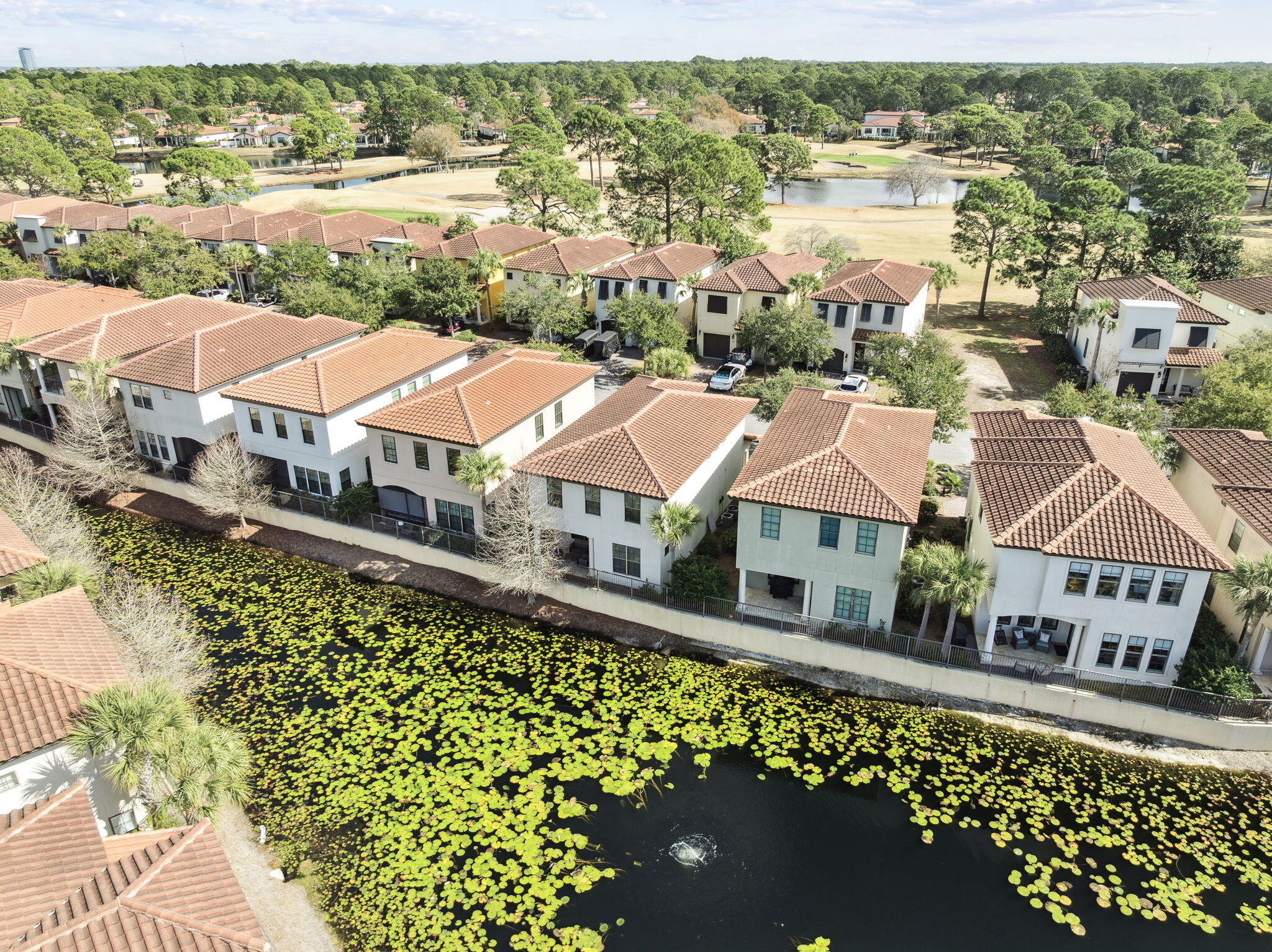 Villa Lago - Residential