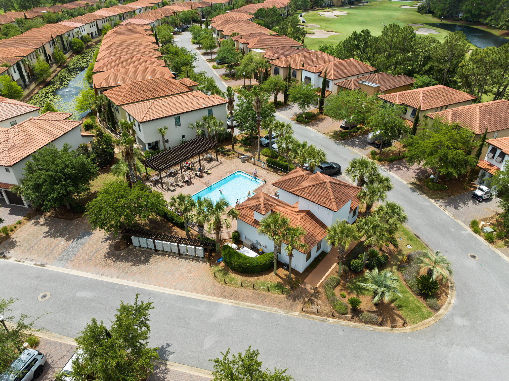 Villa Lago - Residential