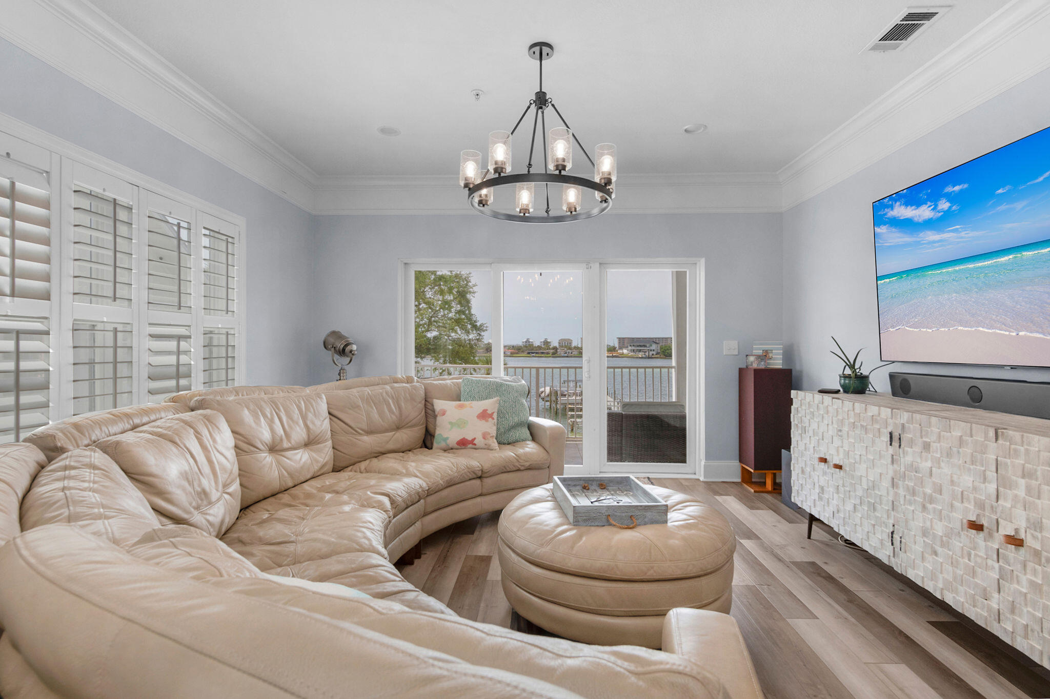 THE SOUND CONDOMINIUM - Residential