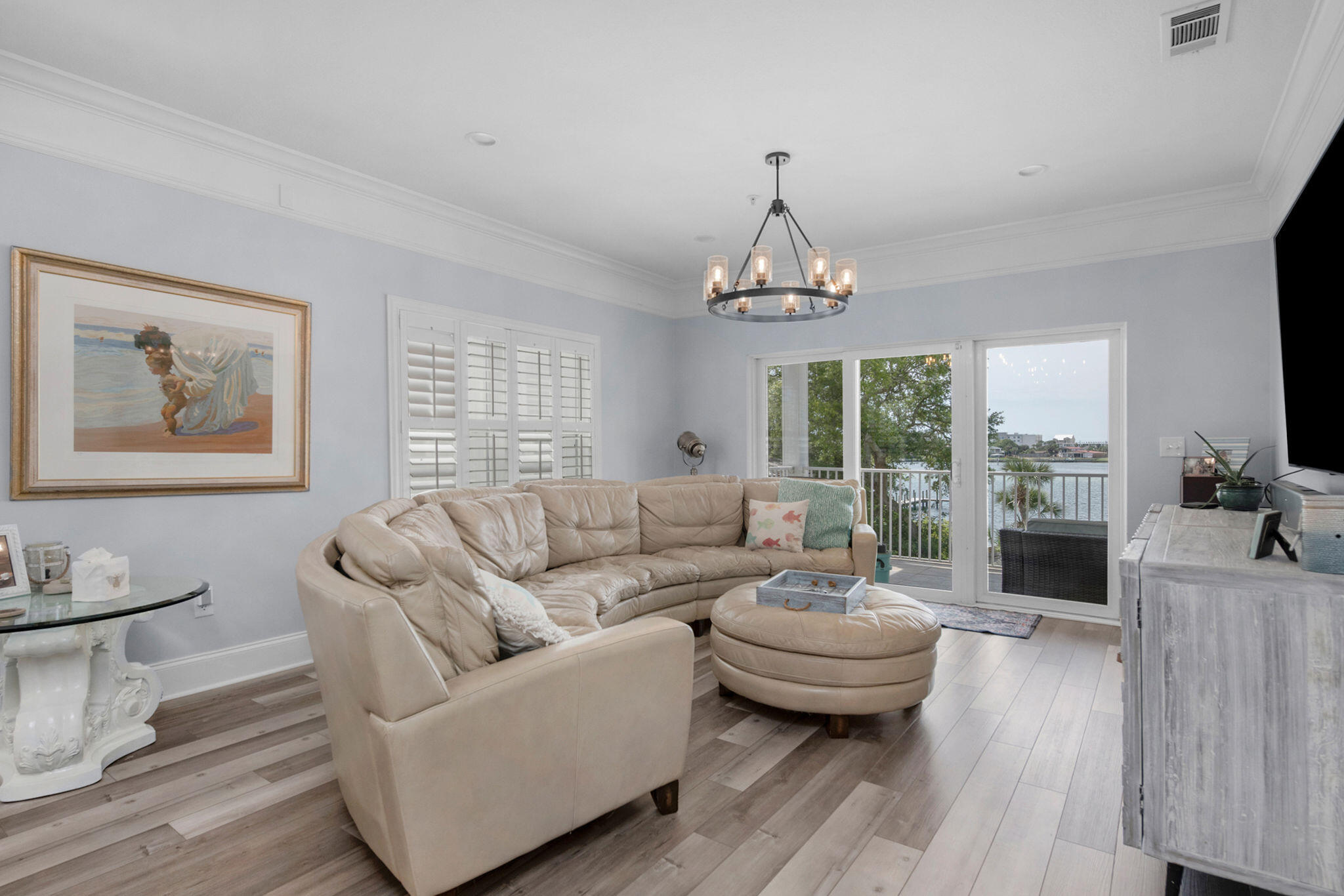 THE SOUND CONDOMINIUM - Residential