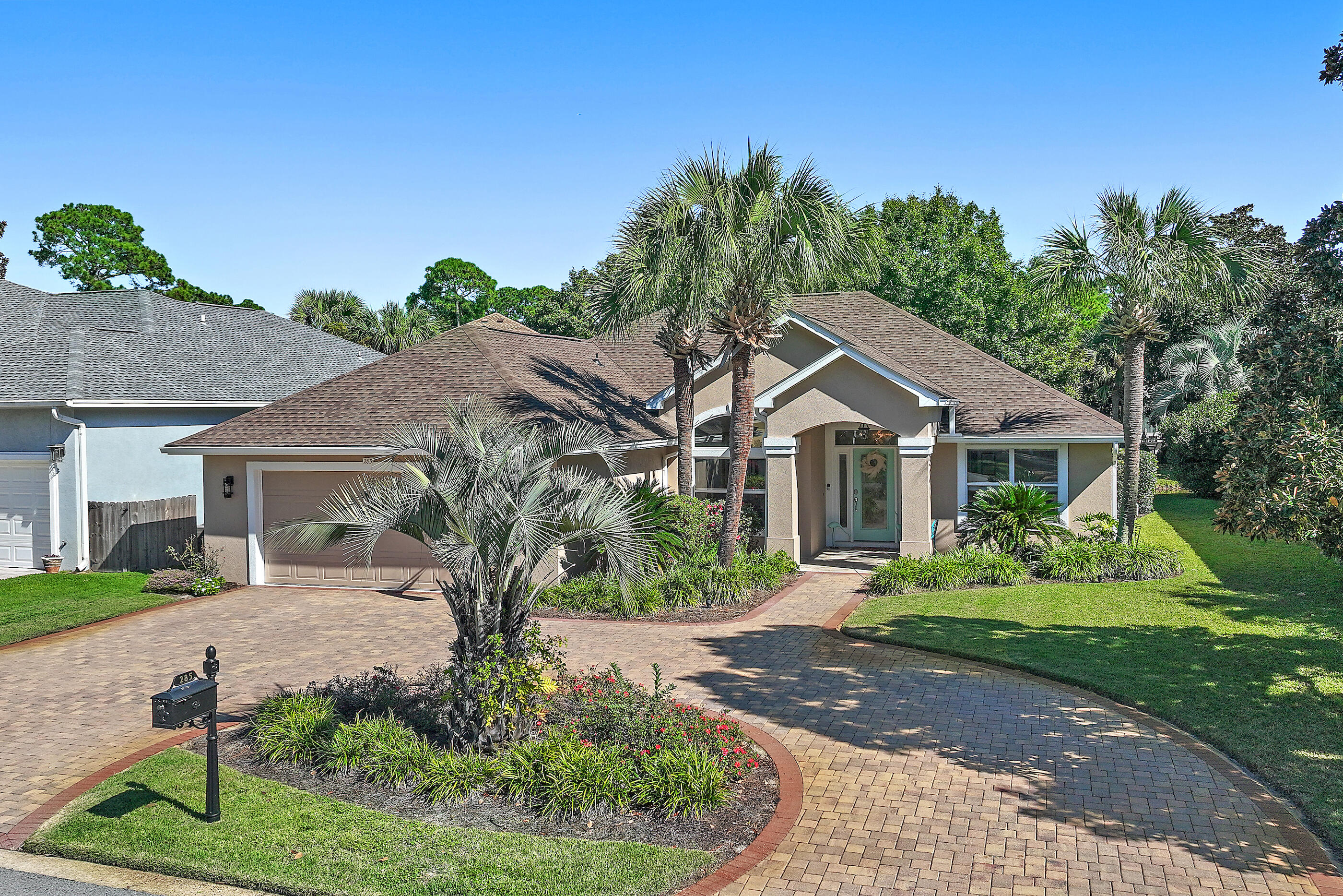 Emerald Lakes - Residential