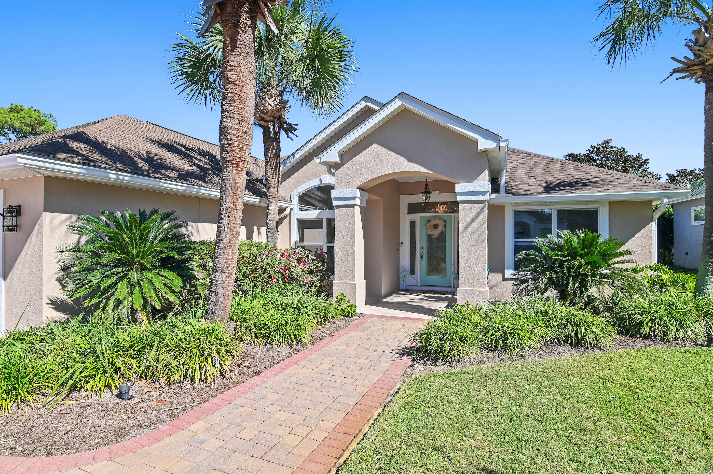 Emerald Lakes - Residential