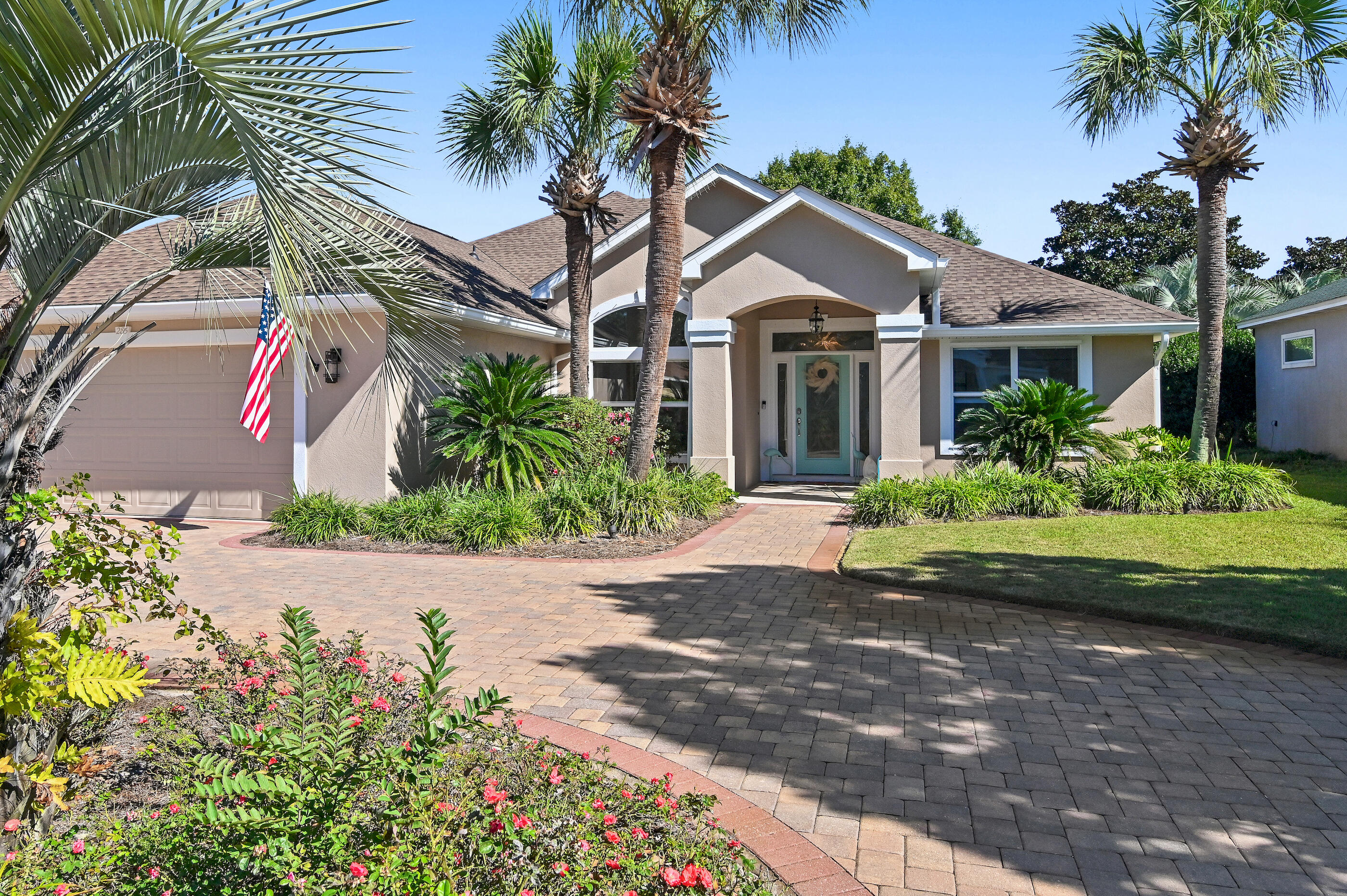 Emerald Lakes - Residential