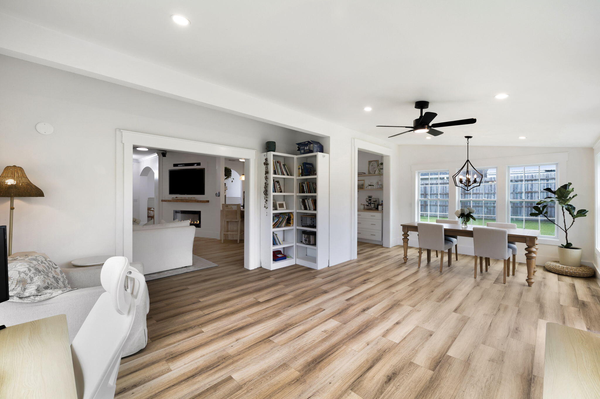 HOLIDAY SHORES EST 4TH ADDN - Residential