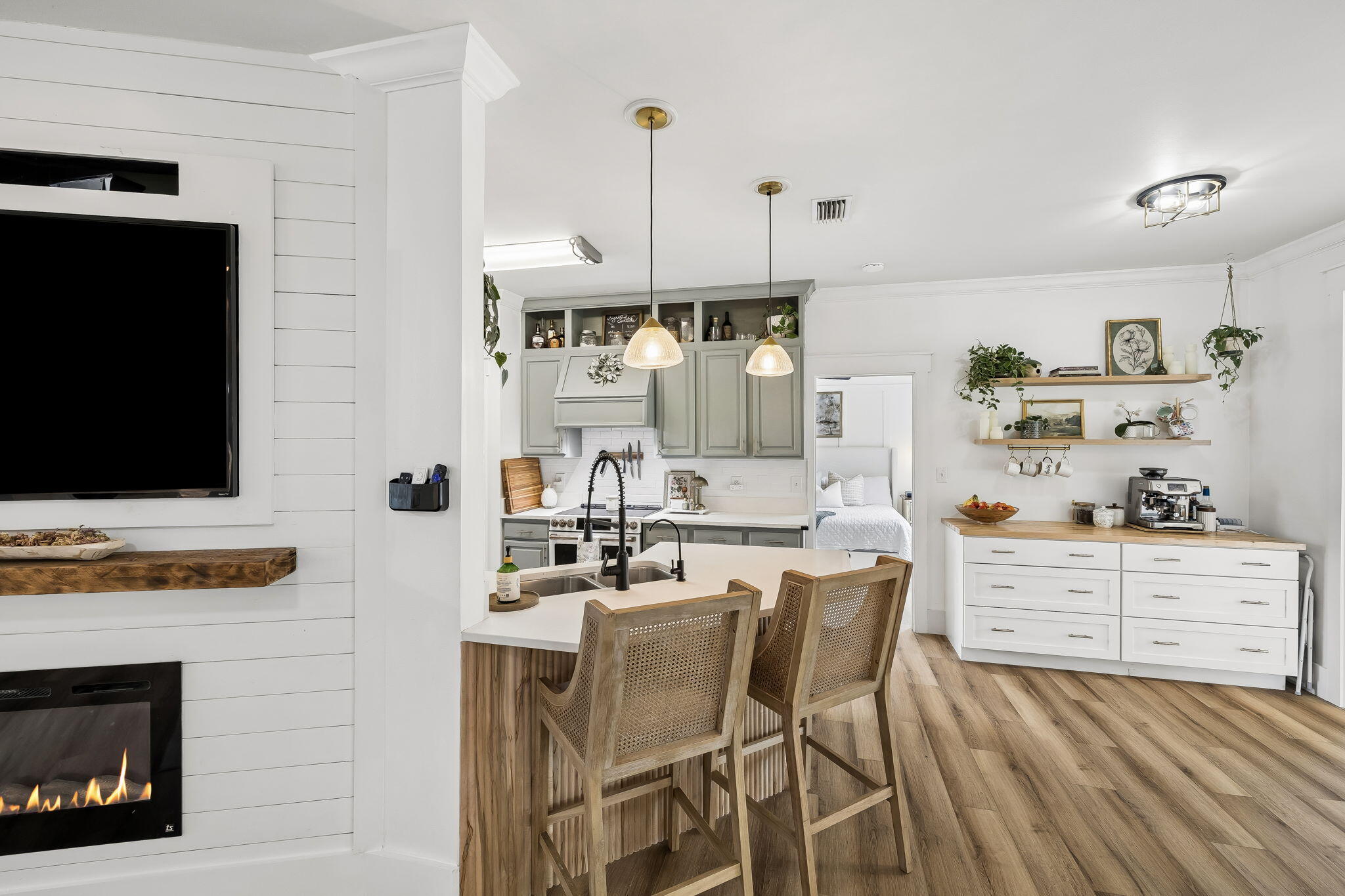 HOLIDAY SHORES EST 4TH ADDN - Residential