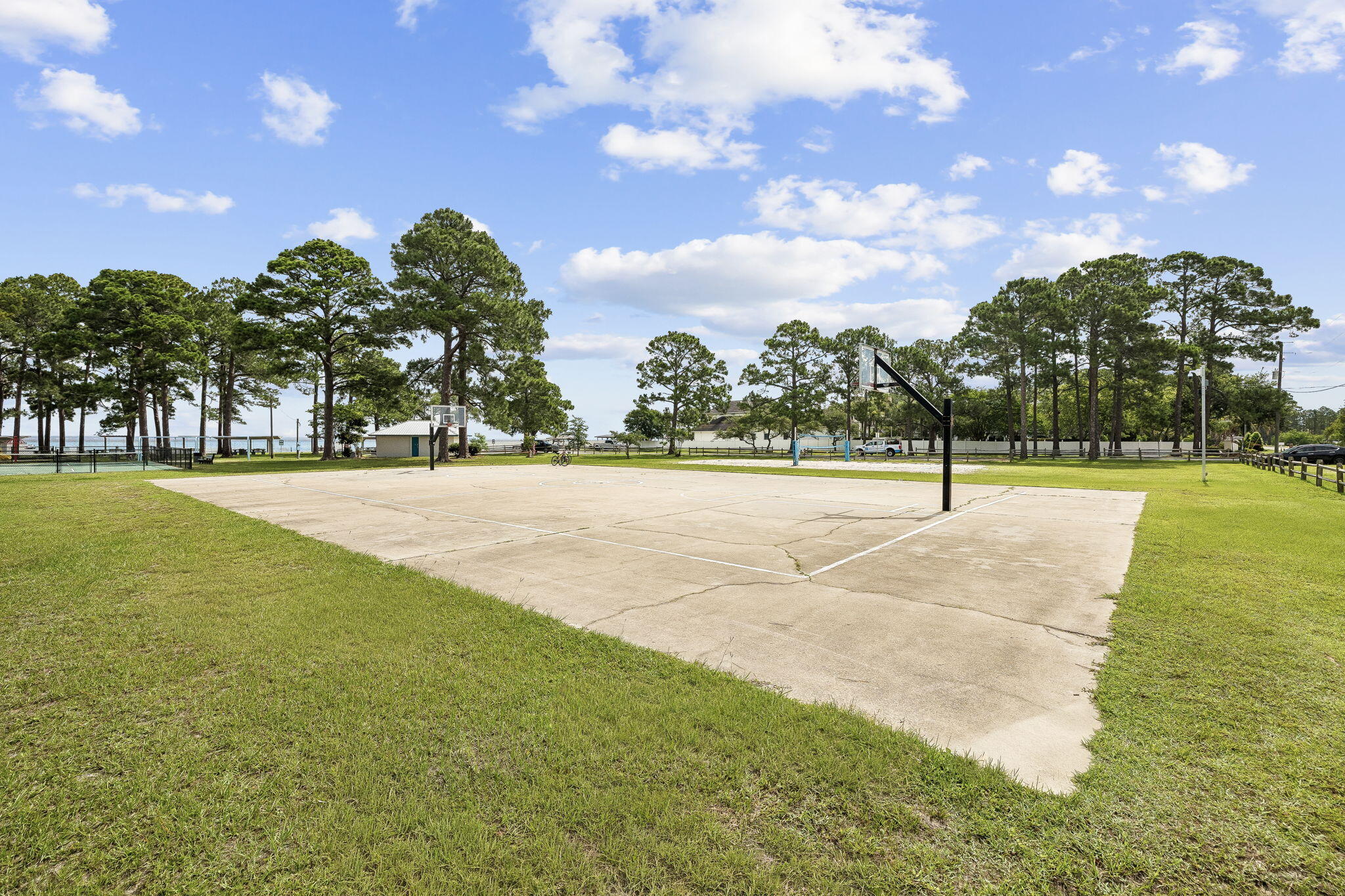 HOLIDAY SHORES EST 4TH ADDN - Residential