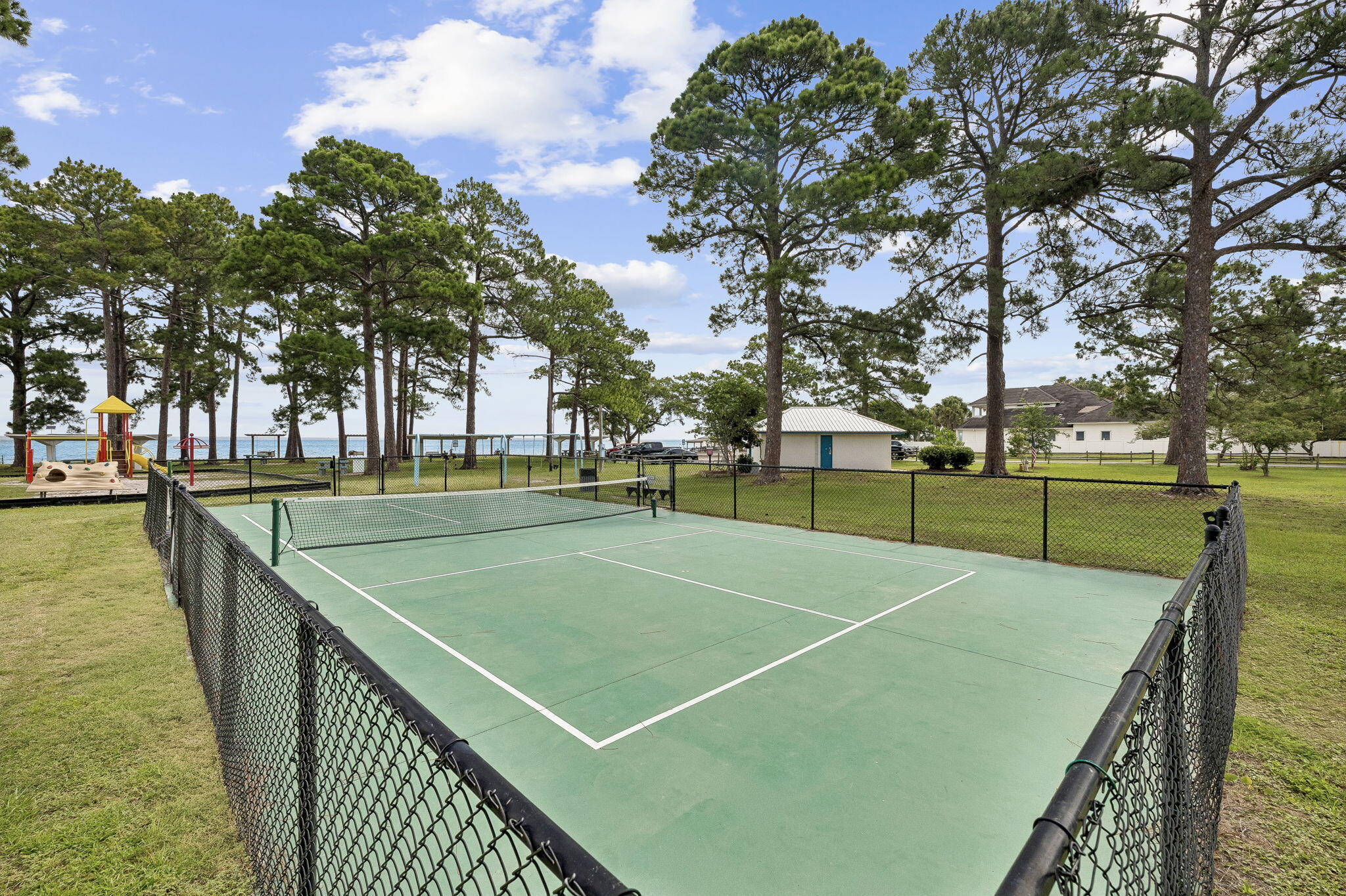 HOLIDAY SHORES EST 4TH ADDN - Residential