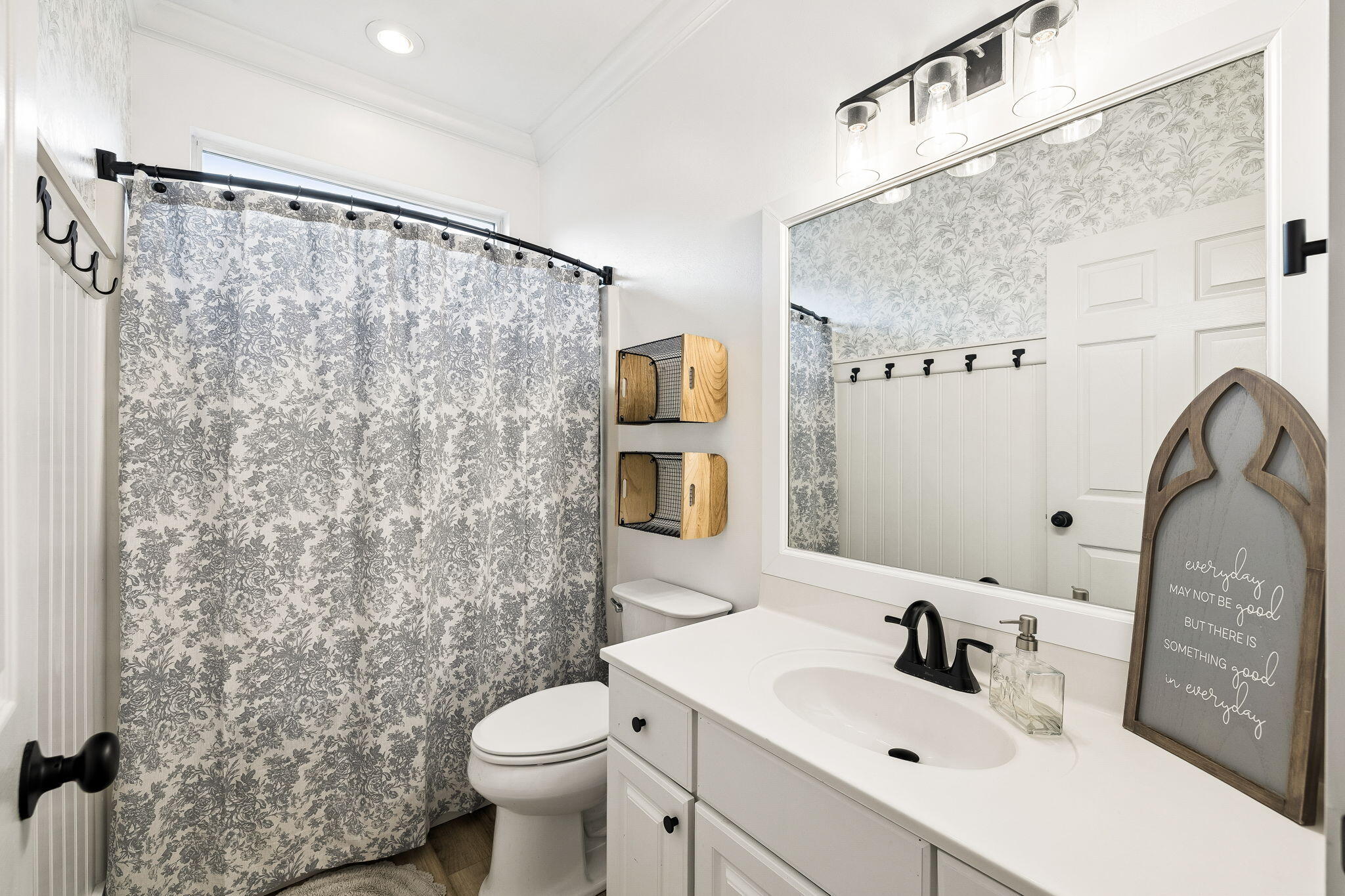 HOLIDAY SHORES EST 4TH ADDN - Residential