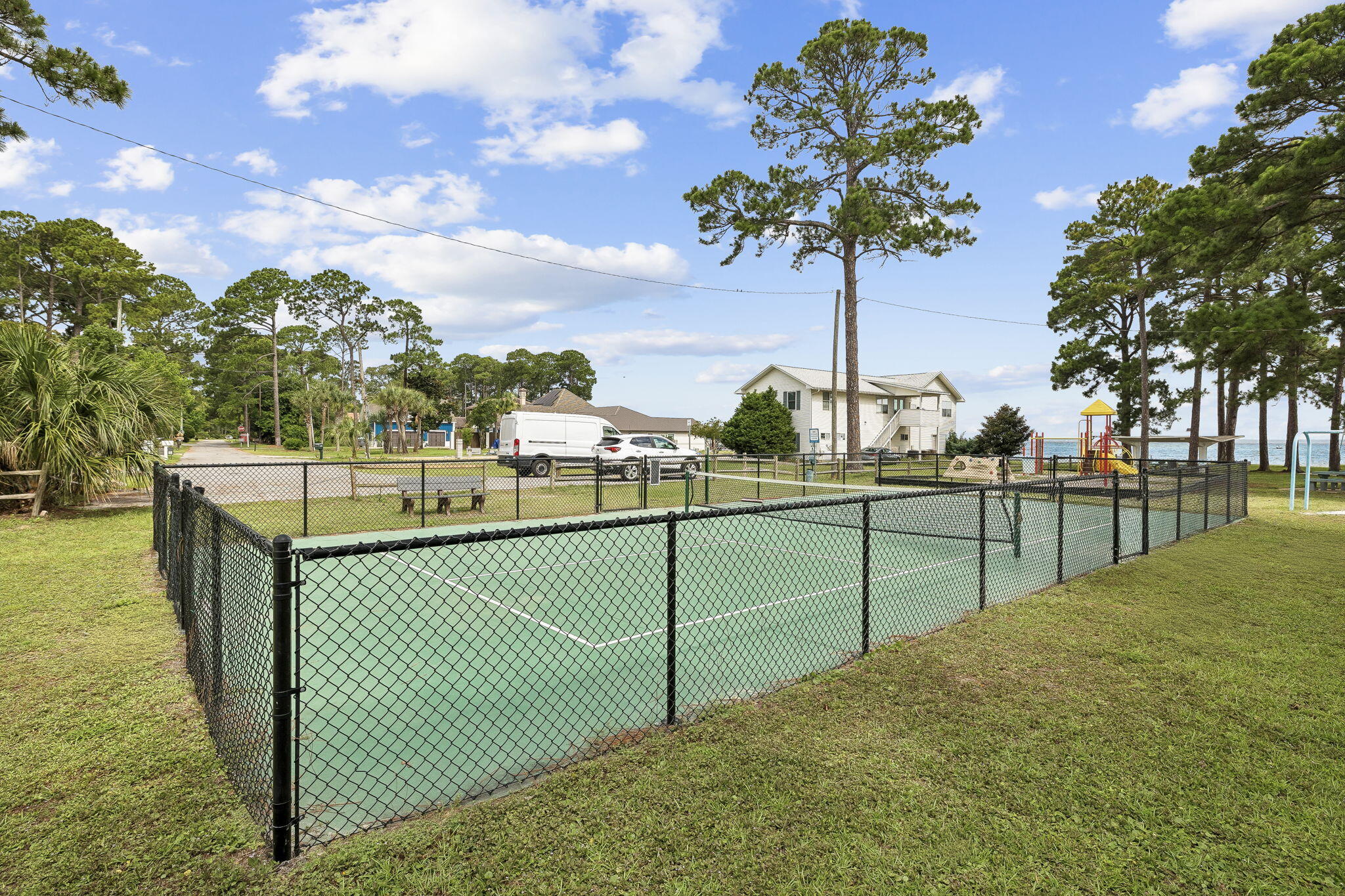 HOLIDAY SHORES EST 4TH ADDN - Residential