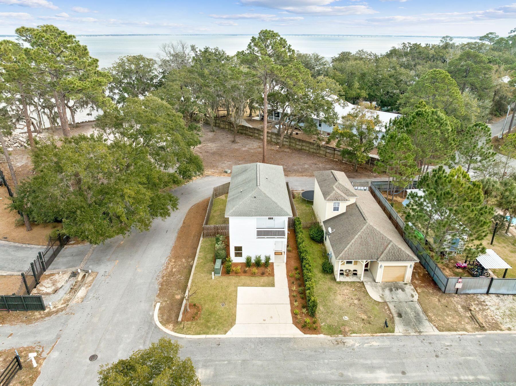 PINE TRACE - Residential