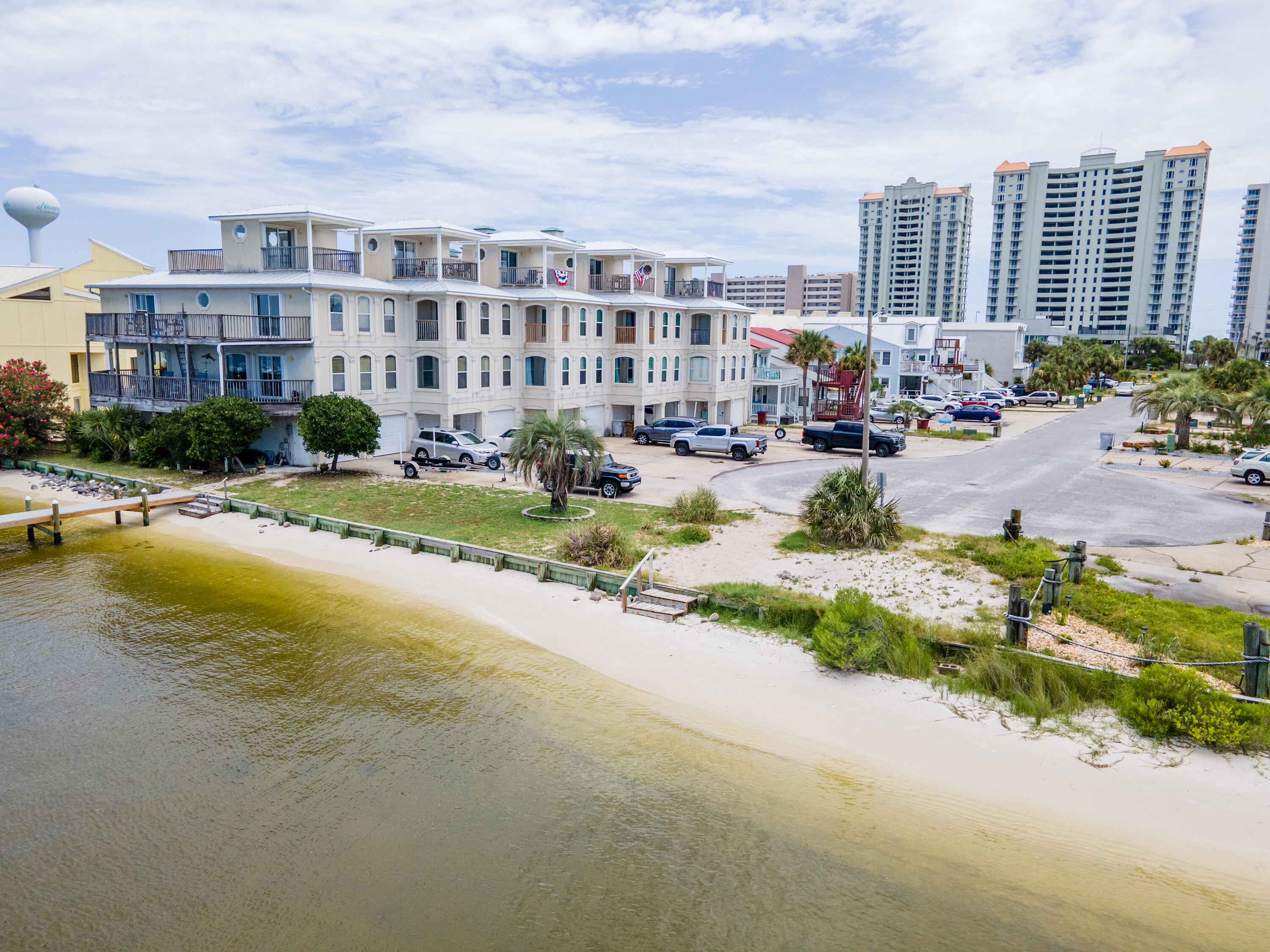 BAHIA BADAR - Residential