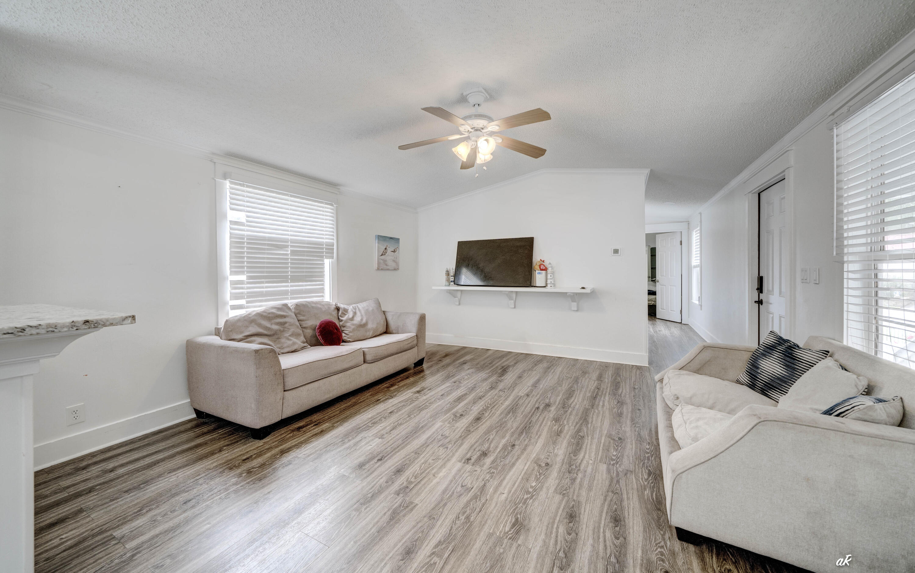 THE PINES - Residential