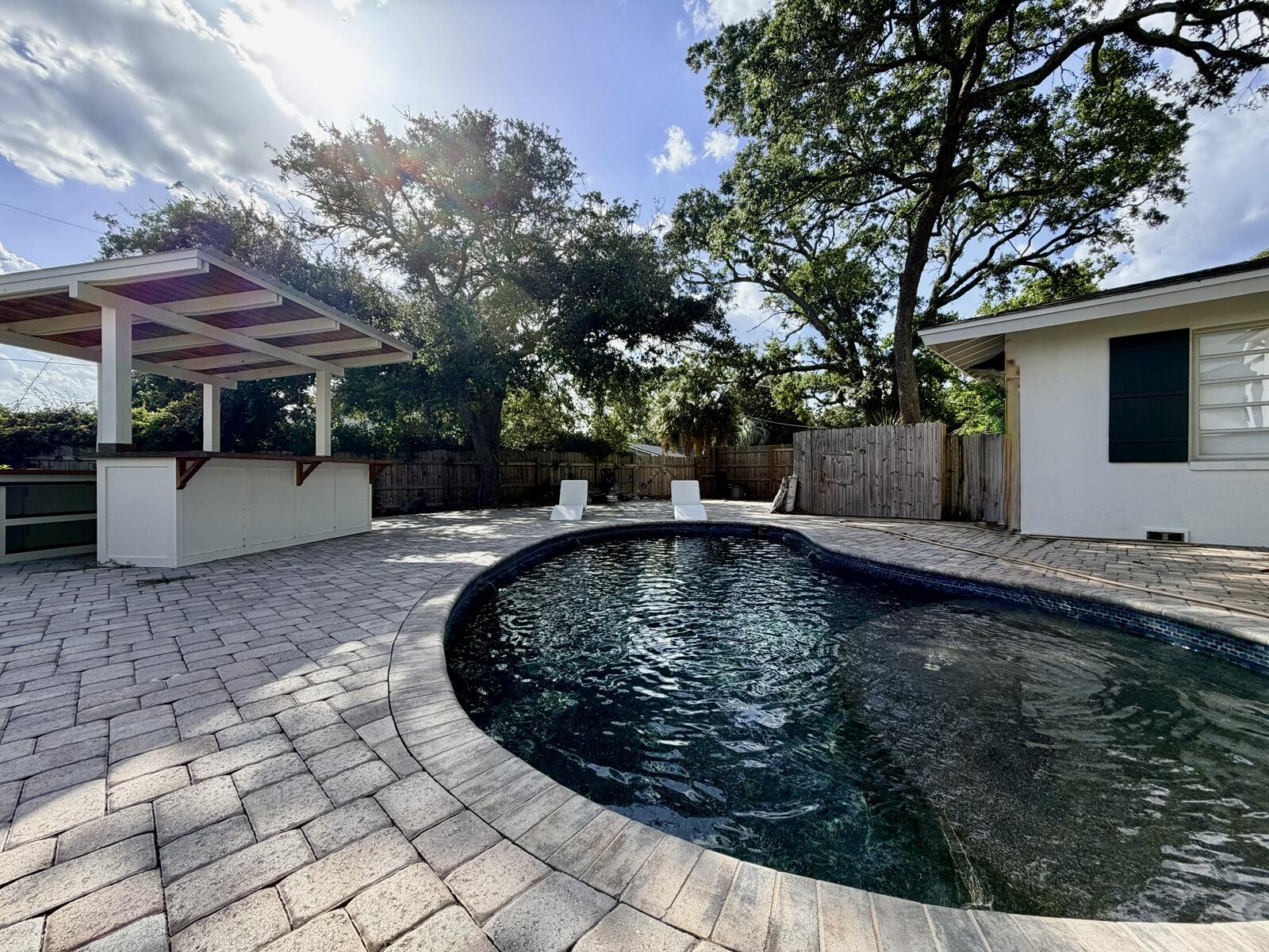Hood Avenue (Elliott Point) - Residential
