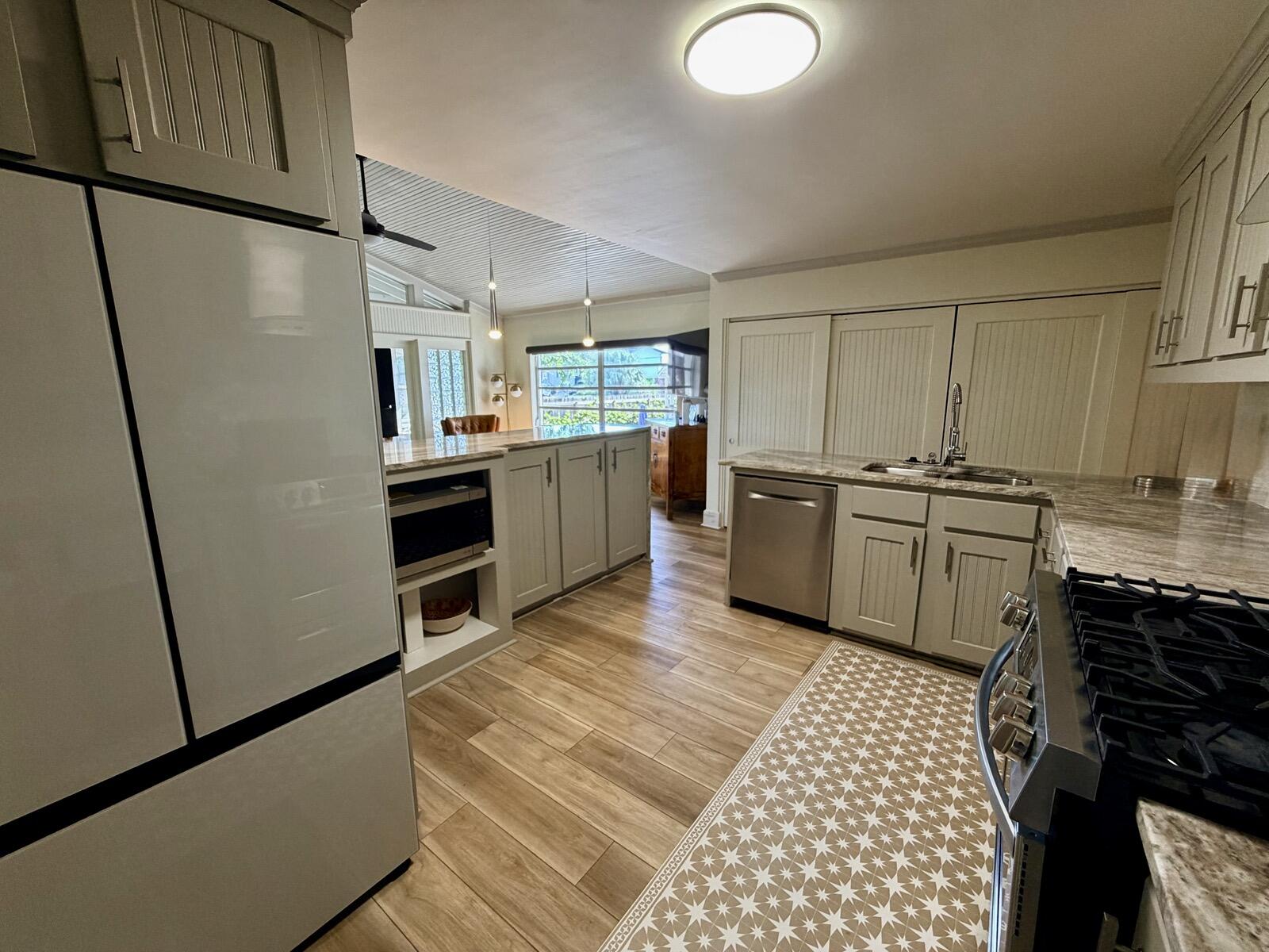 Hood Avenue (Elliott Point) - Residential