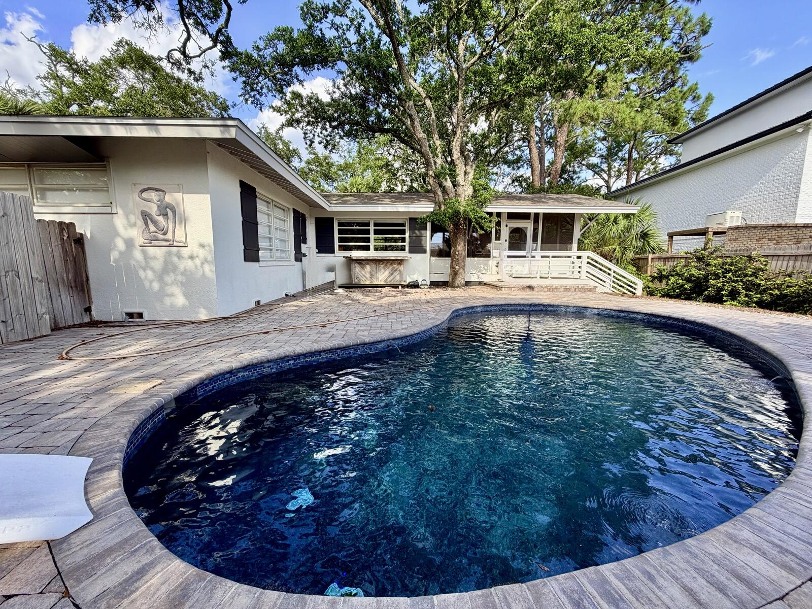 Hood Avenue (Elliott Point) - Residential