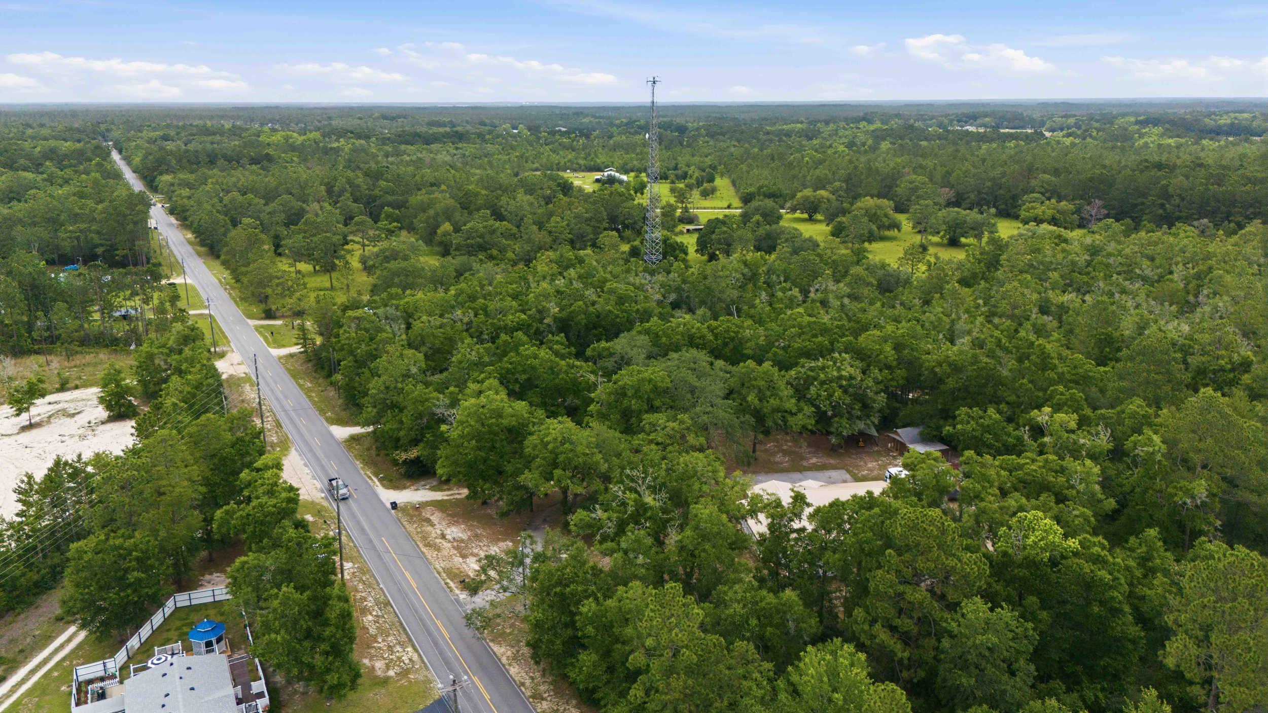 118.37FT S & 131.31FT E OF NW/C OF NW1/4 OF SE1/4; E 210 FT, S 210FT, W 210FT, N 210FT - Residential