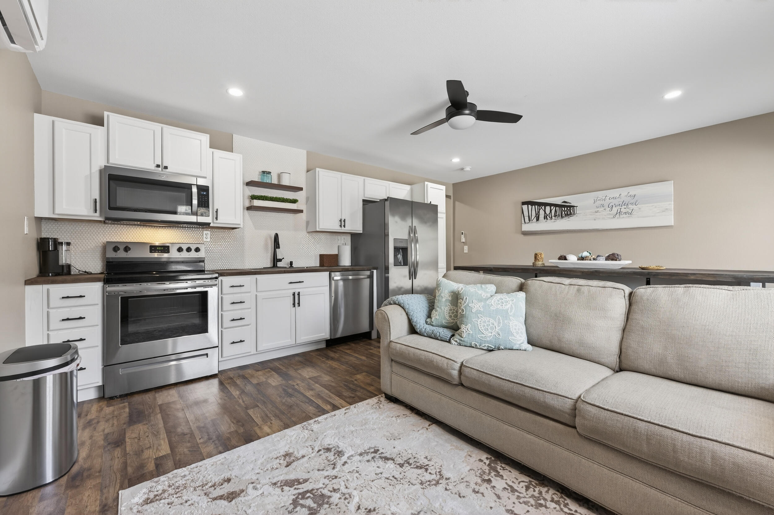 JOLLY BAY ACRES - Residential