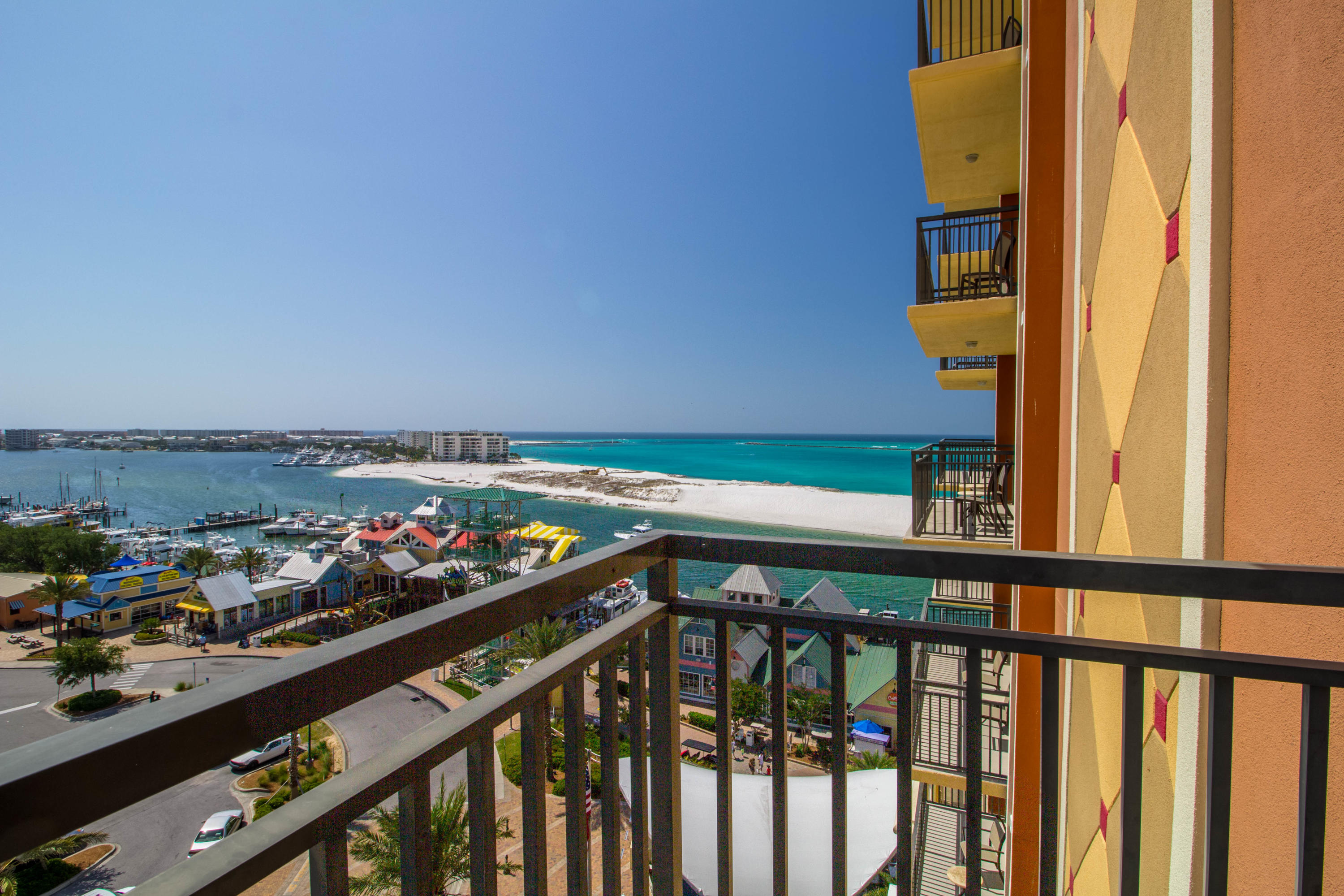 EMERALD GRANDE - Residential