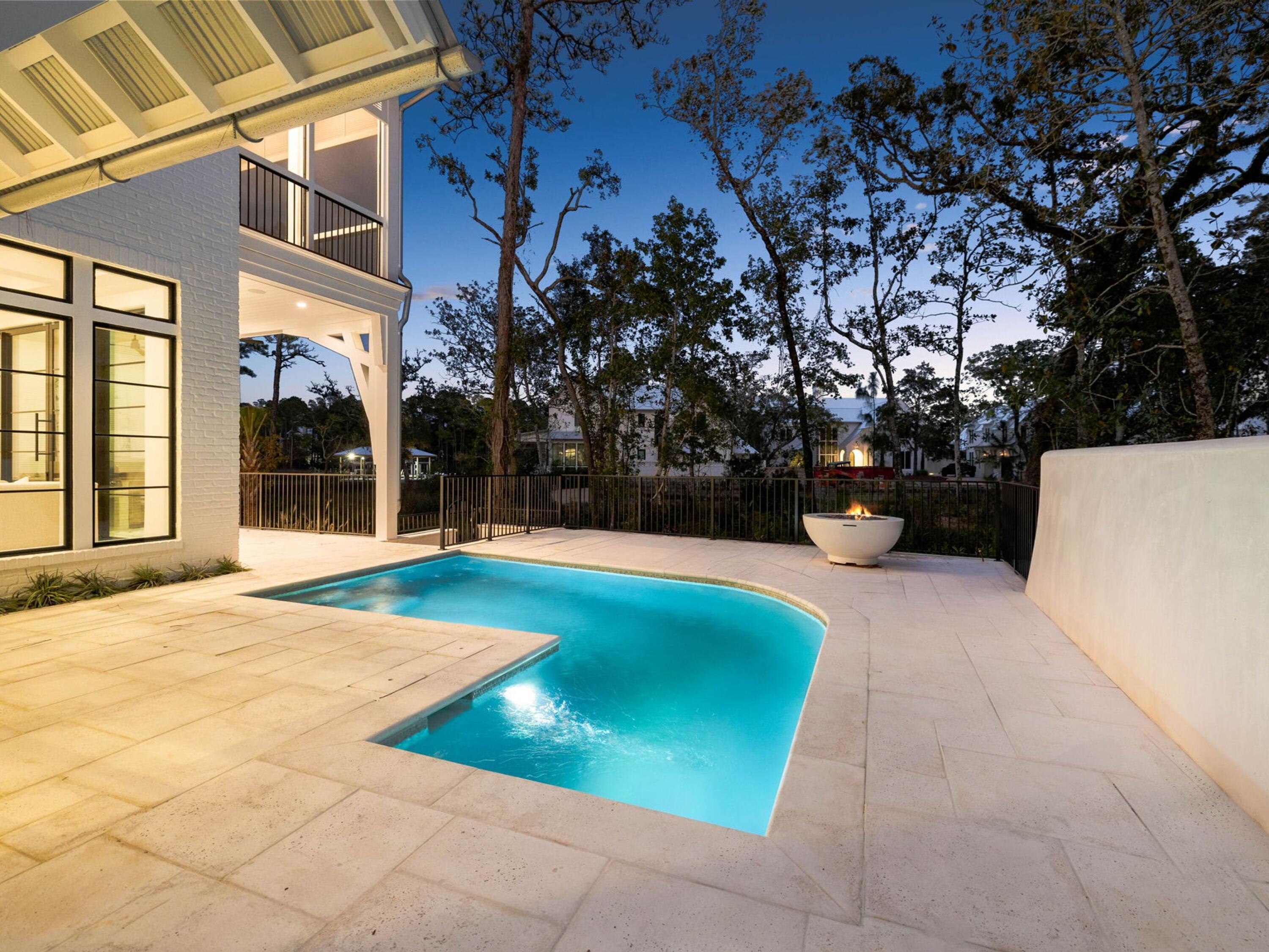 CHURCHILL OAKS - Residential