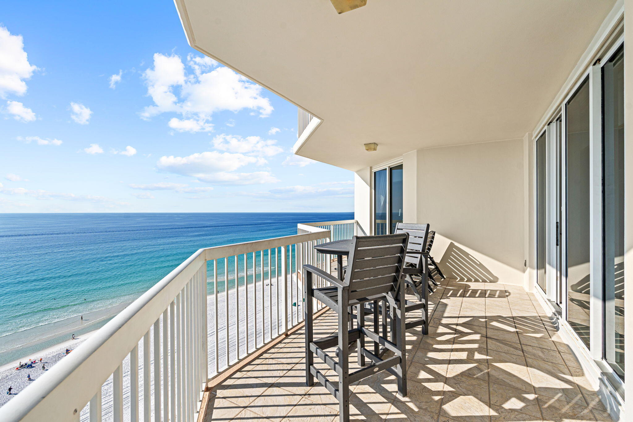 SILVER BEACH TOWERS - Residential