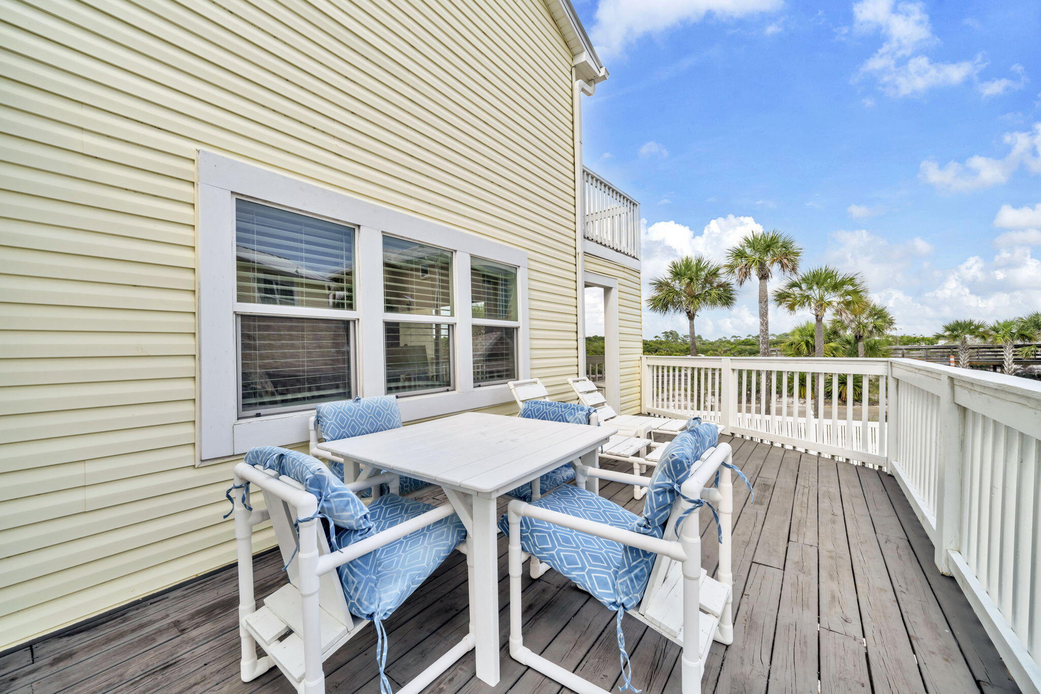 SHORELINE T/H - Residential