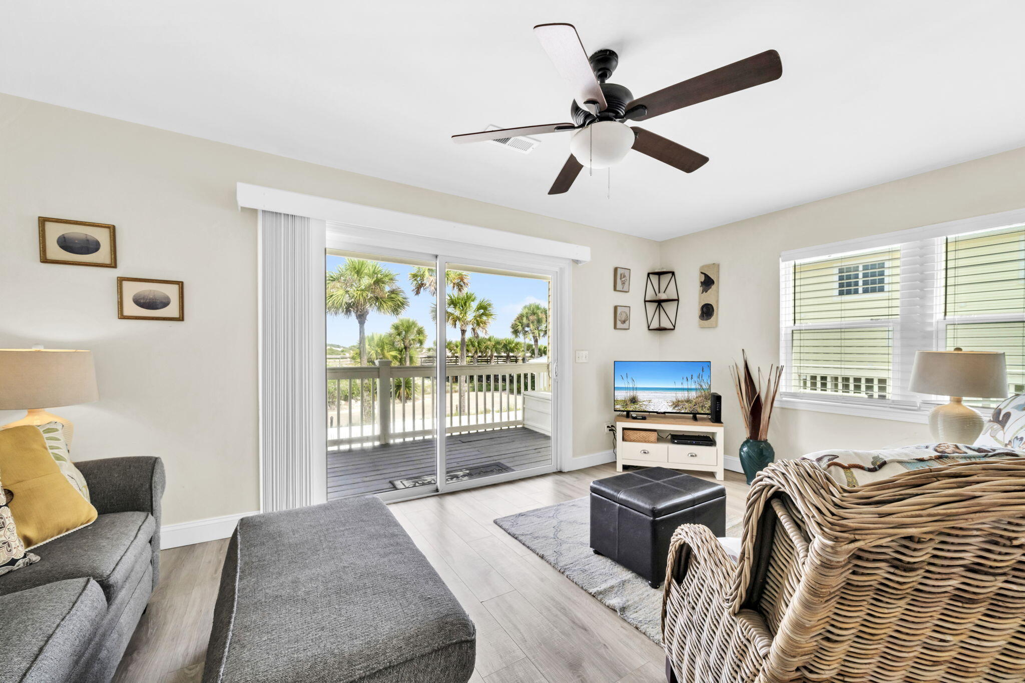 SHORELINE T/H - Residential