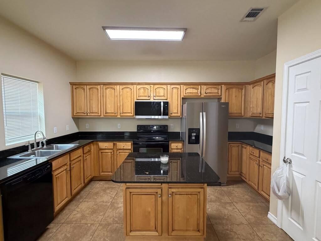 MERIDIAN SQUARE TOWNHOMES - Residential Lease
