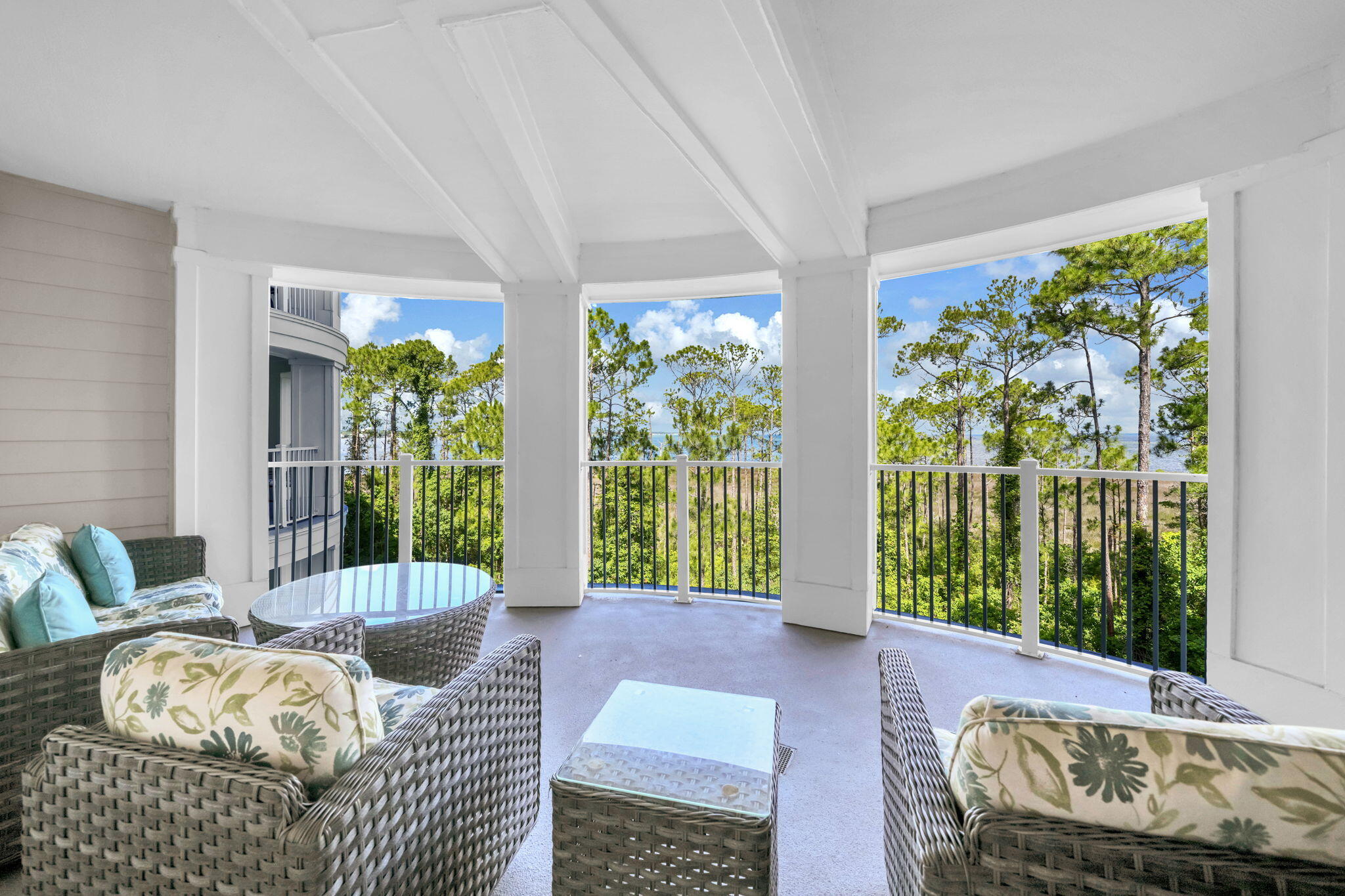 BAHIA CONDO - Residential