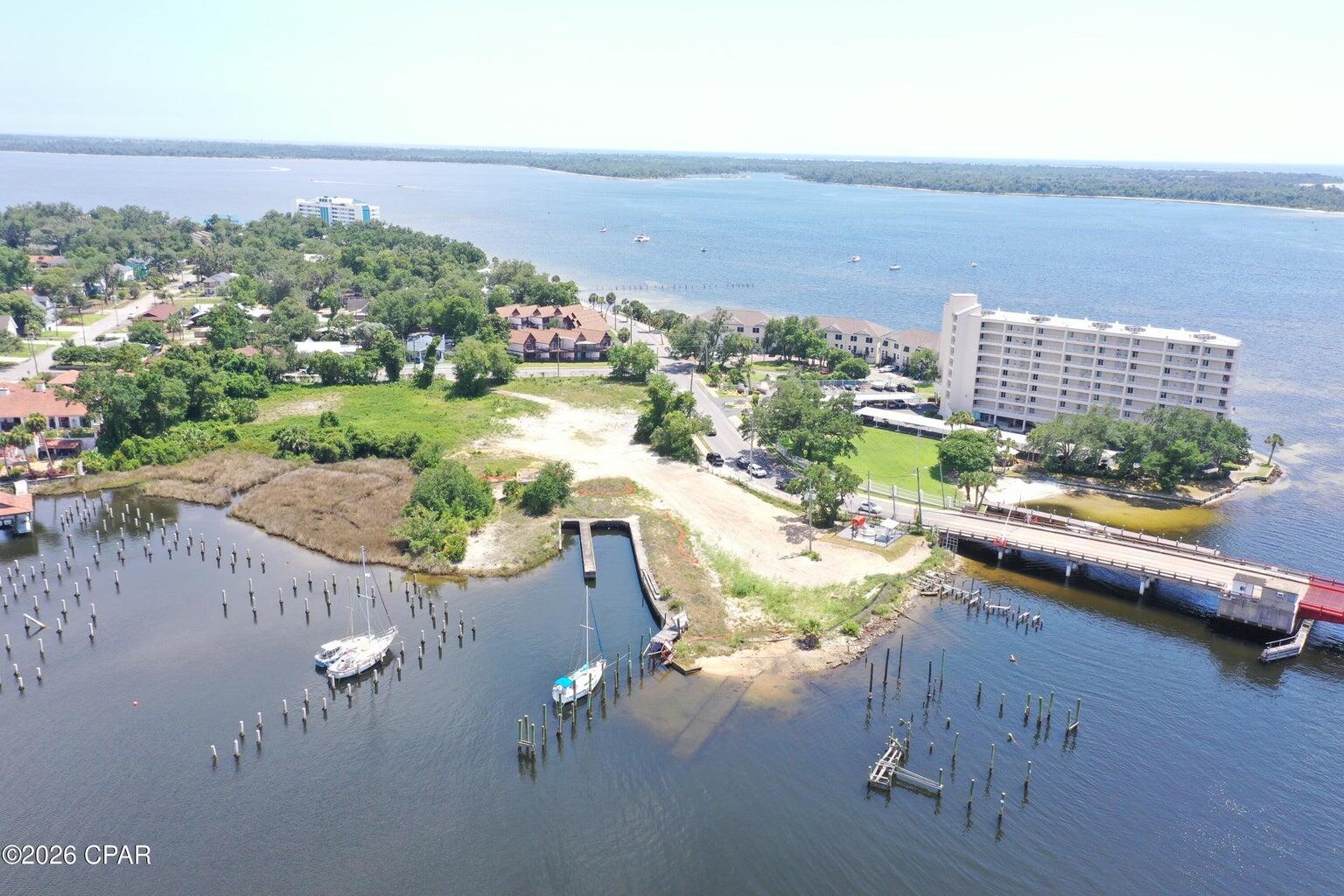 Pelican Pass - Land