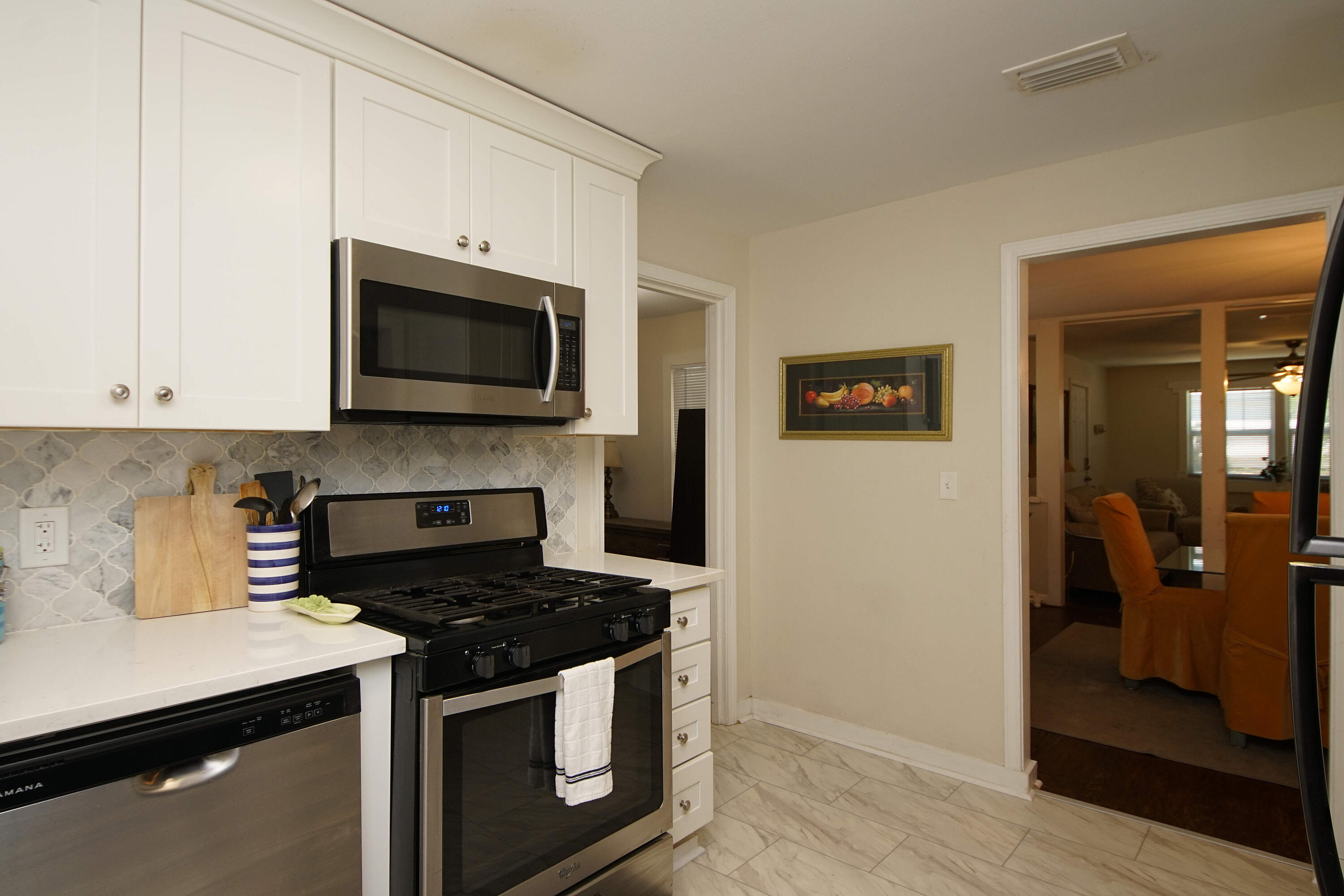ELLIOTTS POINT - Residential Lease