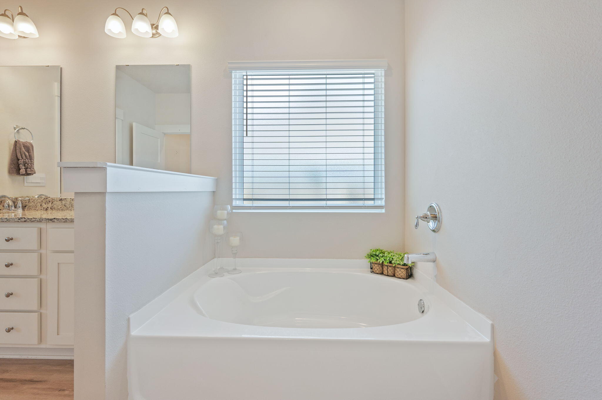 HILLWOOD ESTATES - Residential