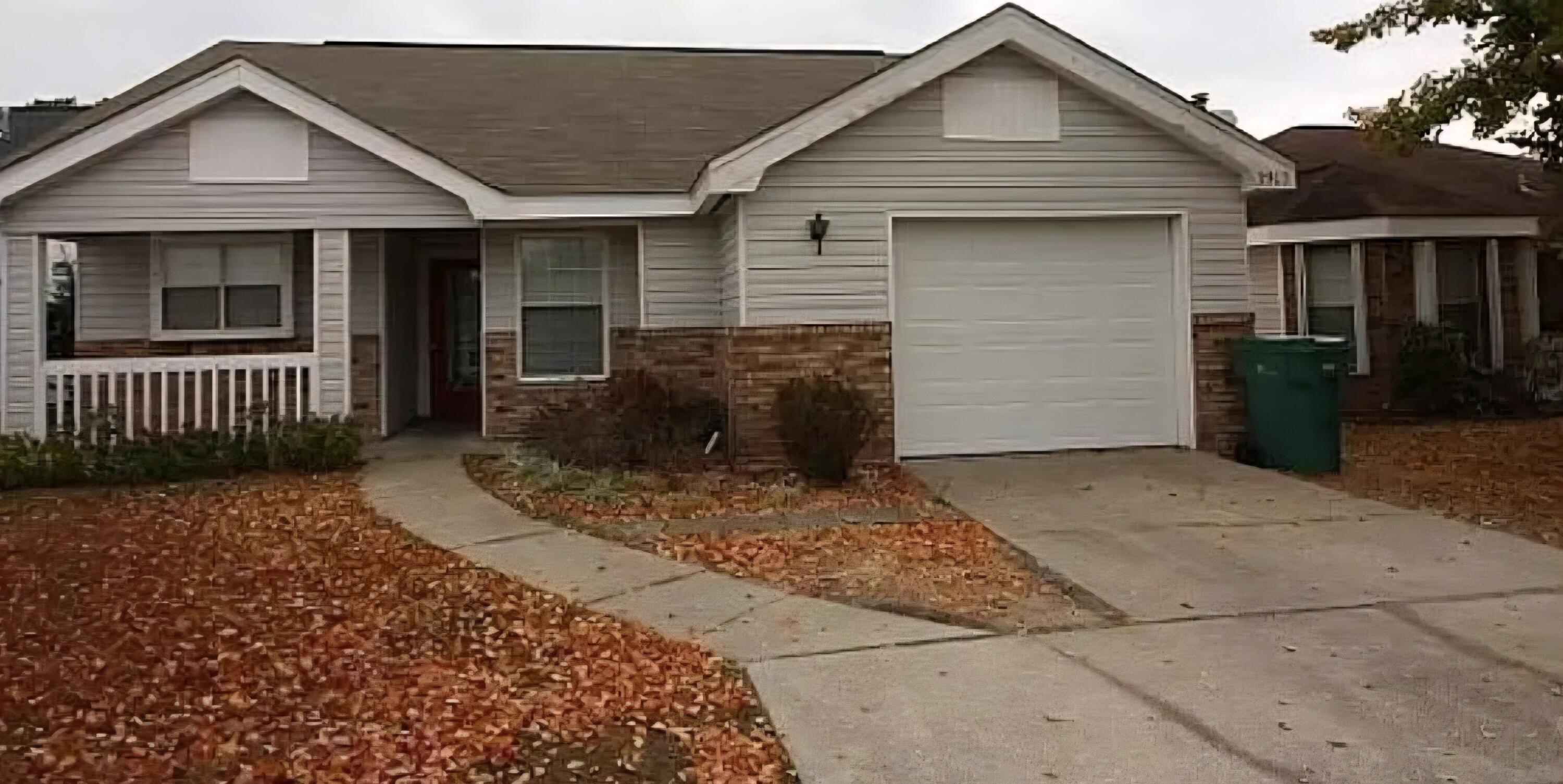 This recently updated 3-bedroom, 2-bathroom single-family home offers comfort, style, and convenience in a centrally located neighborhood. Featuring high ceilings and an open-concept layout, this home feels bright and spacious from the moment you walk in.

The oversized primary suite includes a double vanity, walk-in closet, and plenty of room to unwind. Enjoy the convenience of a one-car garage, along with a fully fenced backyard perfect for relaxing or entertaining.

Home Features:
• 3 Bedrooms / 2 Bathrooms
• One-Car Garage
• High Ceilings
• Open Floor Plan
• Spacious Primary Suite
• Double Vanity & Walk-In Closet
• Recently Updated Interior
• Fenced Backyard
• Centrally Located Near Shopping, Dining & More

Rental Requirements:
• Minimum 690 Credit Score
• Verifiable Income Required
• Income Must Be 2.5x Monthly Rent
• Previous Landlord Verification Required
• No Pets

Schedule your tour today!