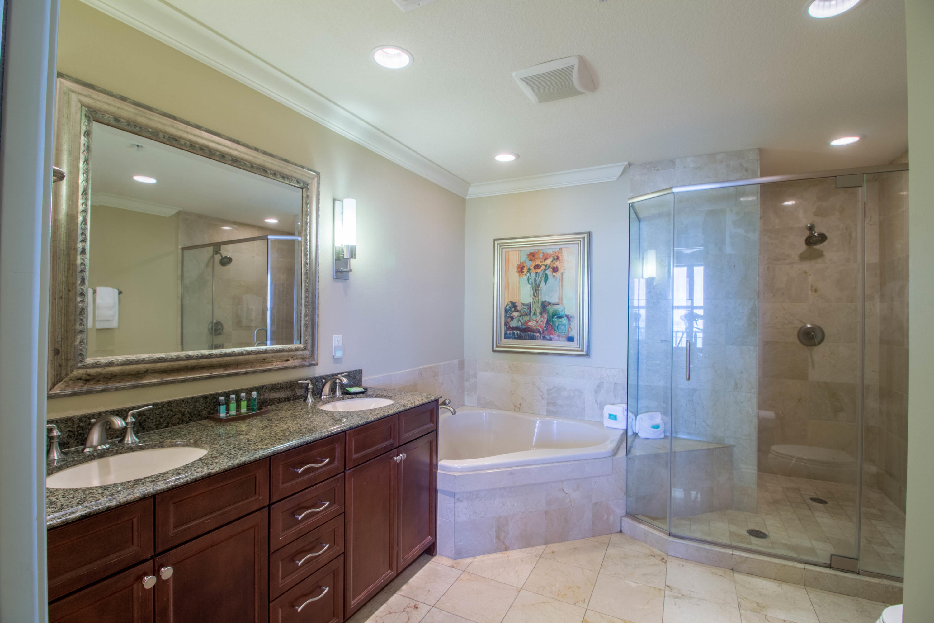 EMERALD GRANDE - Residential