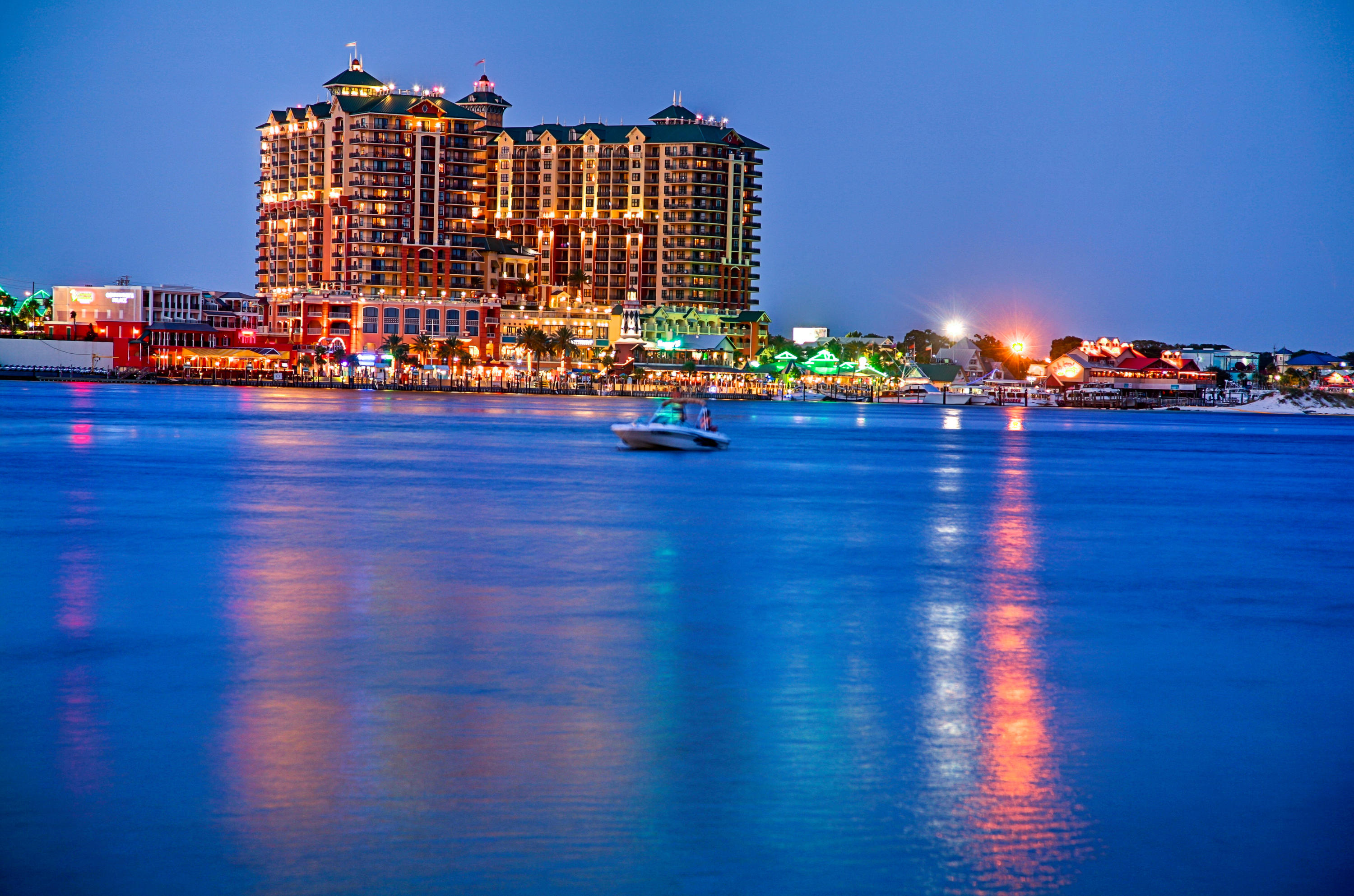EMERALD GRANDE - Residential