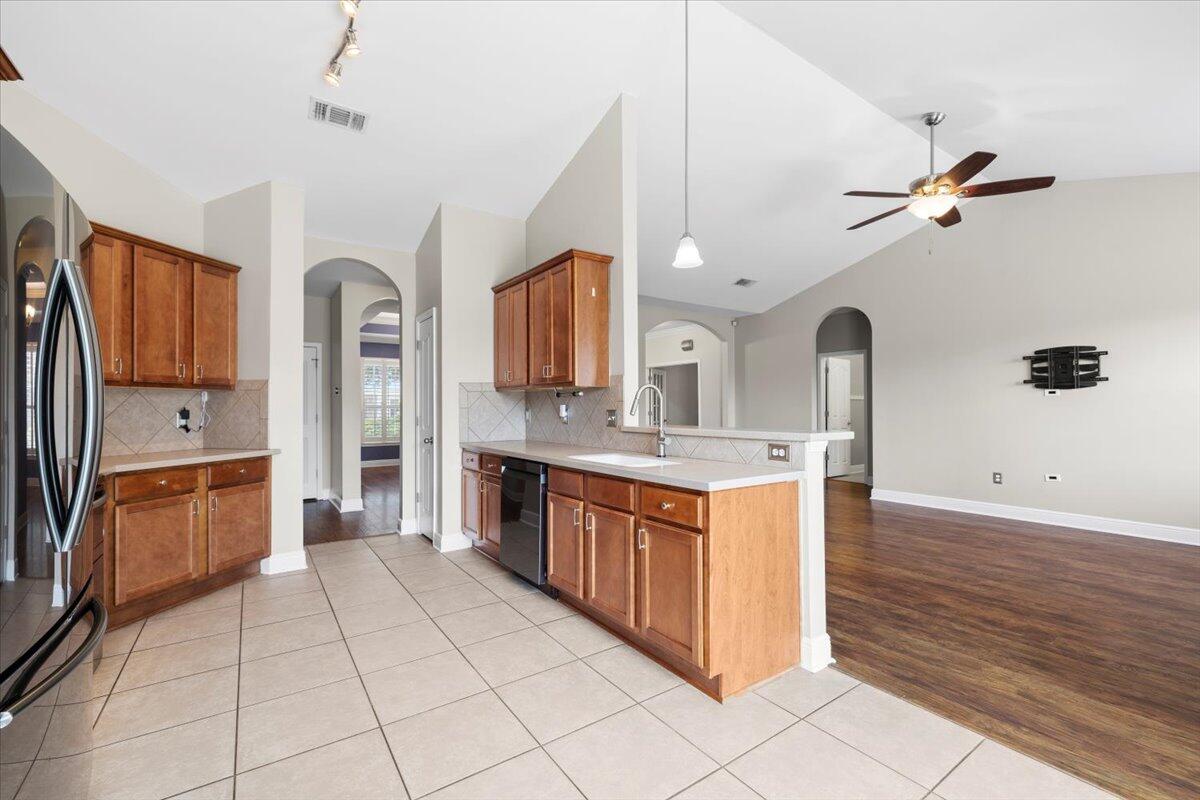TREASURE ISLE ESTATES - Residential Lease
