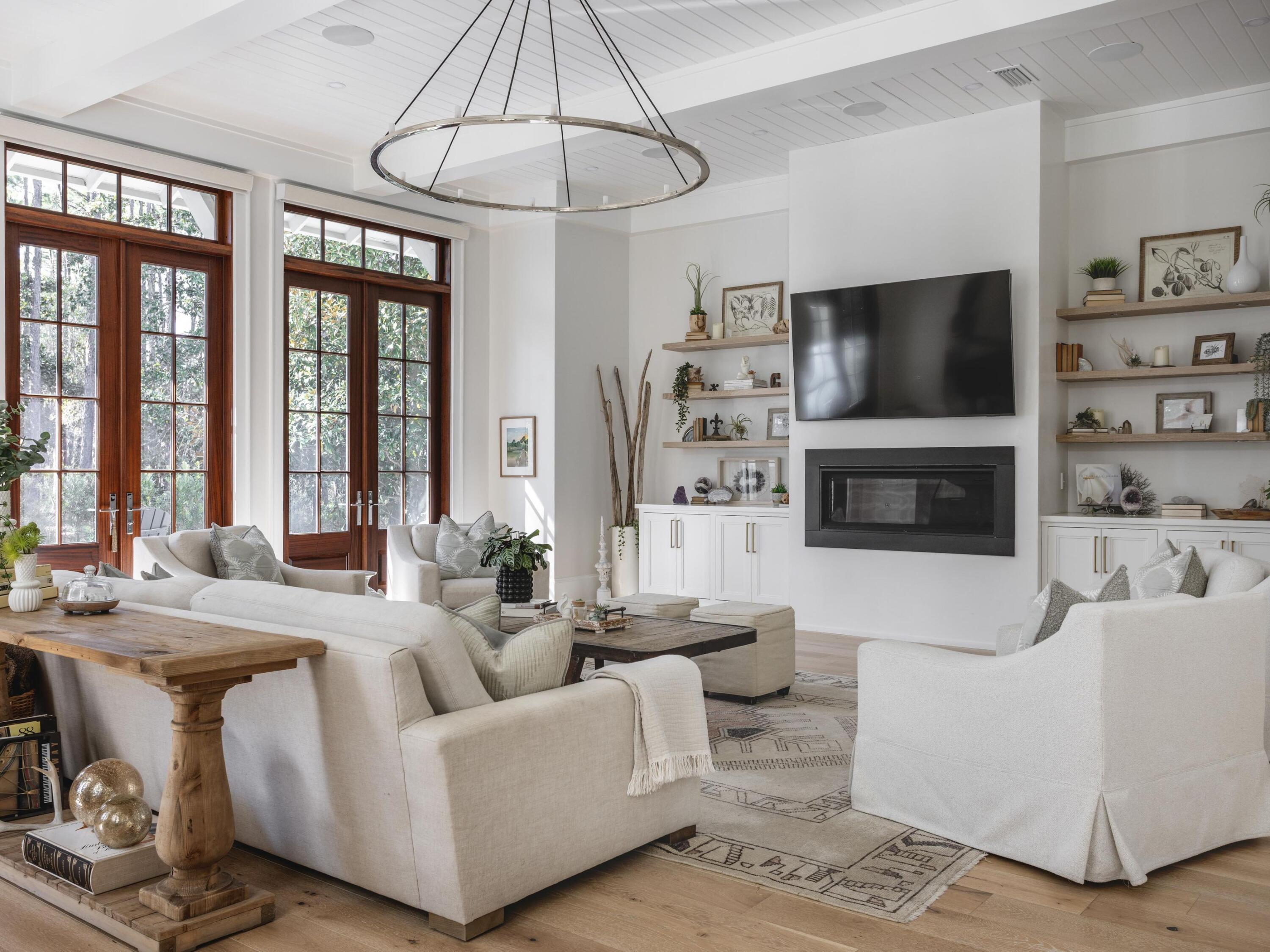CHURCHILL OAKS - Residential