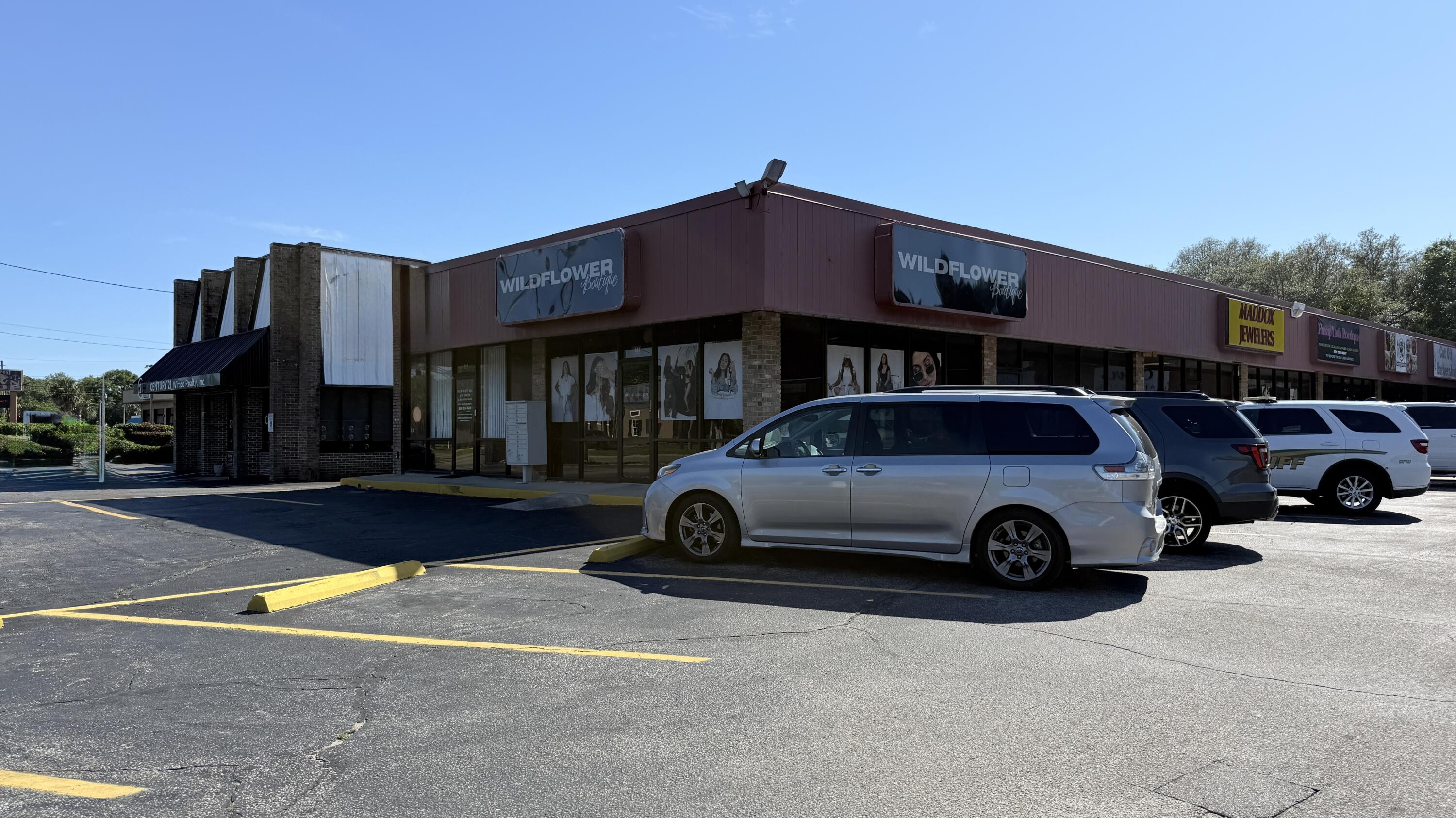PRIME RETAIL CORNER on Mary Esther Blvd with outstanding visibility!  Road frontage with TWO LARGE (4' x 12') signs! Layout includes a large office/retail area, a smaller office room, break room, restroom, and two entry doors--ideal for retail or professional uses such as an attorney, accountant, hair salon or vape shop (association restrictions apply; no tattoo parlors). Lease is $1800/mth and includes CAM fees.  CAM includes water and trash--great for salons. Formerly a vape shop. New high-density apartments under construction on Mary Esther Blvd are expected to substantially increase traffic and public exposure, making this an ideal location to grow your business.  An Annual Average Daily Daily Traffic (AADT) of more than 40,000 cars per day!  Owner also owns the attached two units so there is an option for 800sf, 1600sf or 2400sf. Owner will also consider selling with possible owner financing.  Call for details.