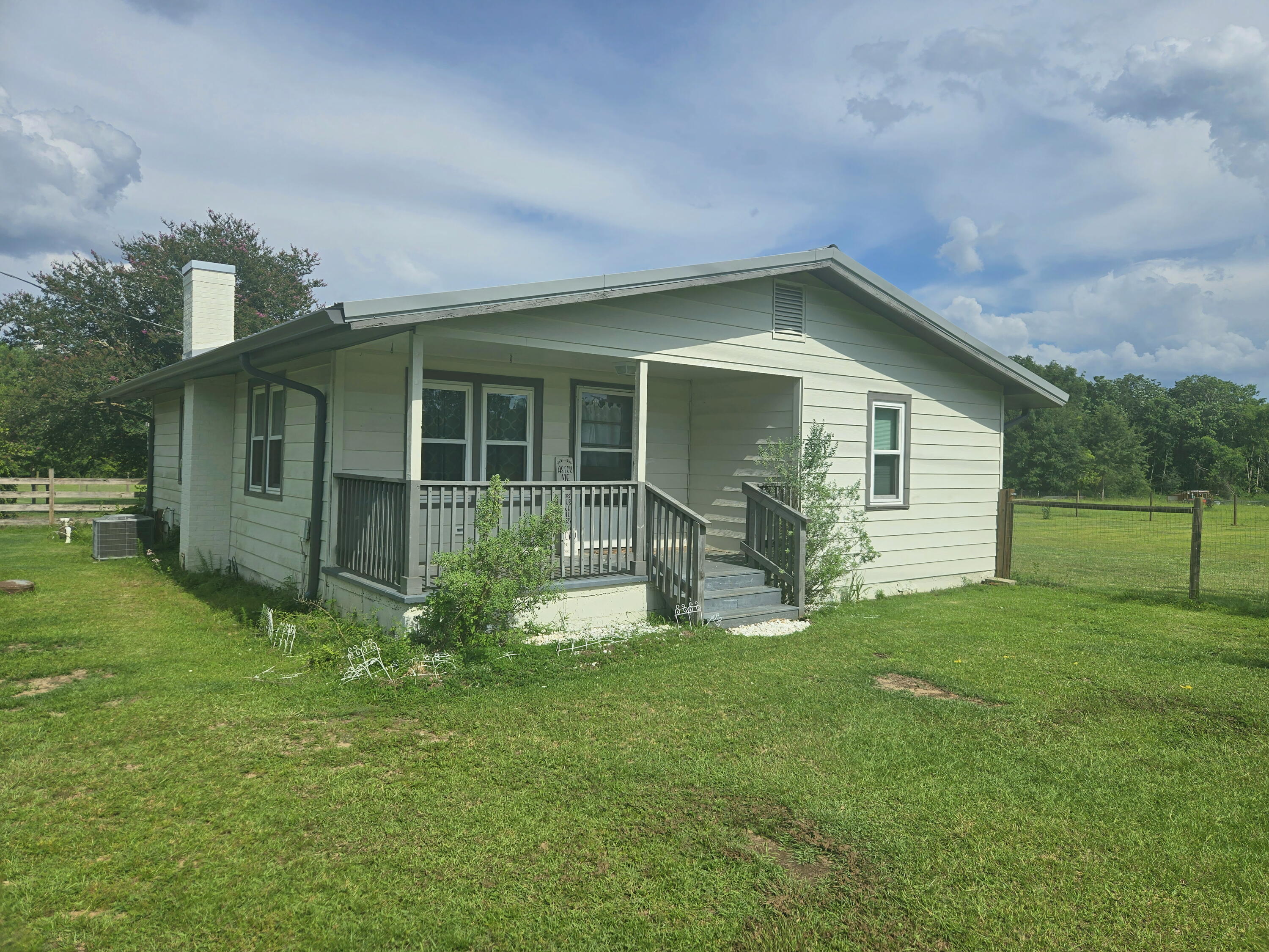 NO RECORDED SUBDIVISION - Residential Lease