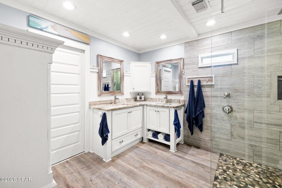 LAGUNA BEACH ESTATES 7TH ADDN - Residential