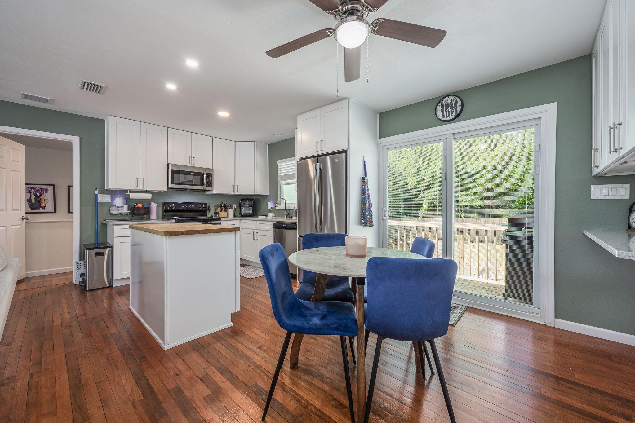 Welcome to 161 W North Ave, a beautifully updated home, with an effective year date of 2015, located in the heart of downtown Crestview, FL. This sought after location offers an easy commute for active duty and DOD personnel at Eglin AFB and access to local shopping including Ulta Beauty, Five Below and Tractor Supply as well as coveted dining locations such as Texas Roadhouse, Fatboys Burgers, and Chipotle. The local schools are a short commute with Northwood Elementary less than 1 mile down the road and less than a 10 min drive to Davidson MS and Crestview HS as well as North Okaloosa Medical Center. This charming residence underwent complete renovation in 2022.