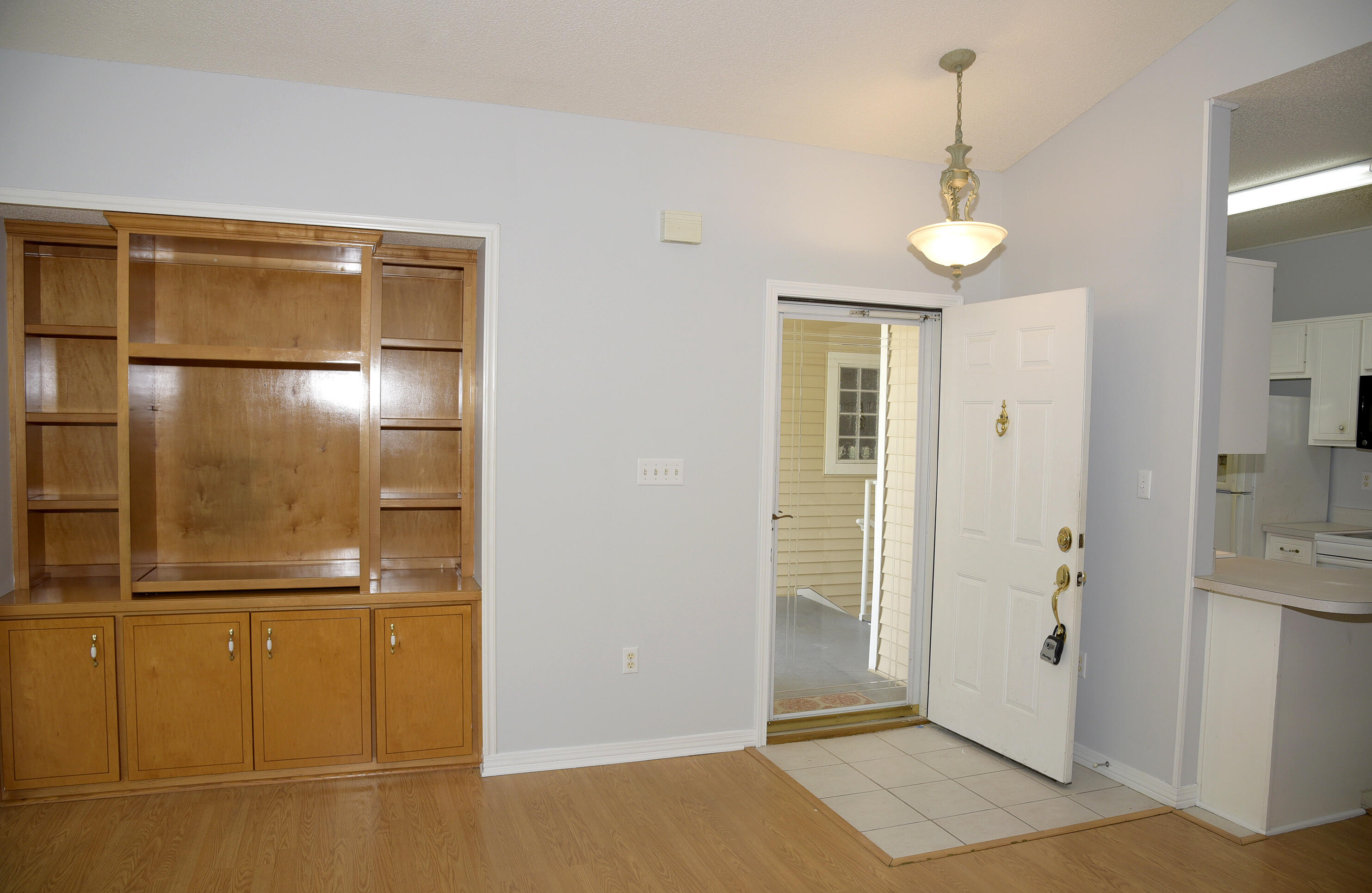THE OAKS AT NICEVILLE - Residential Lease