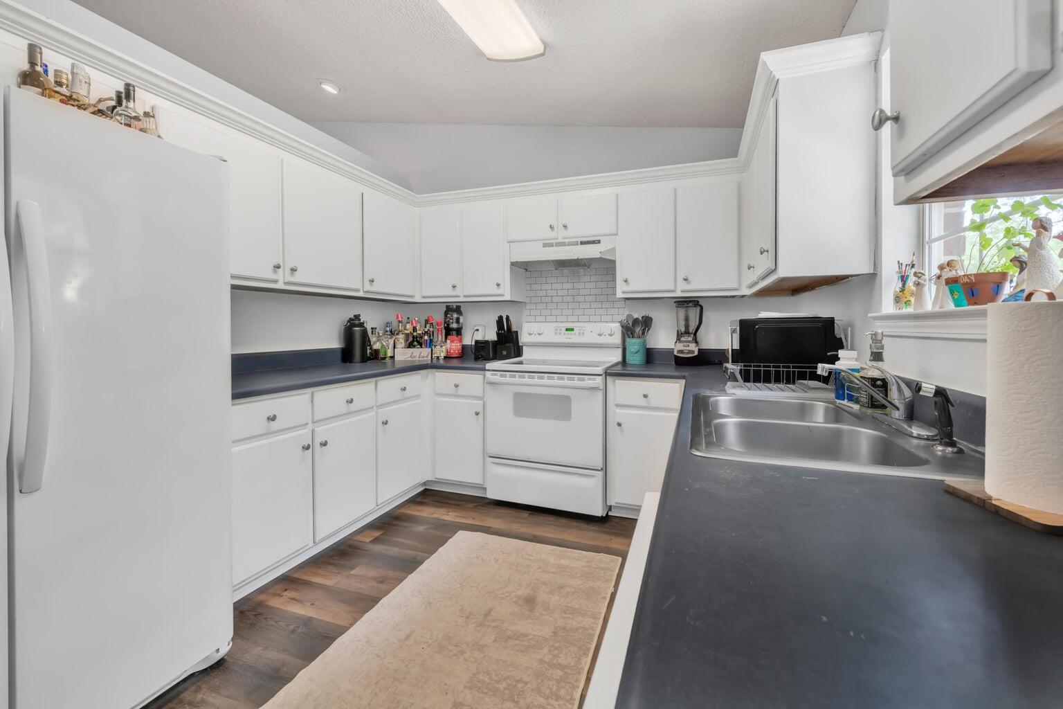 SKYLINE HEIGHTS - Residential Lease