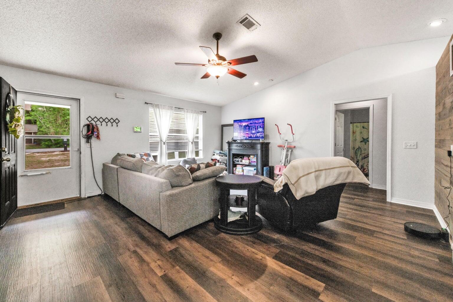 SKYLINE HEIGHTS - Residential Lease