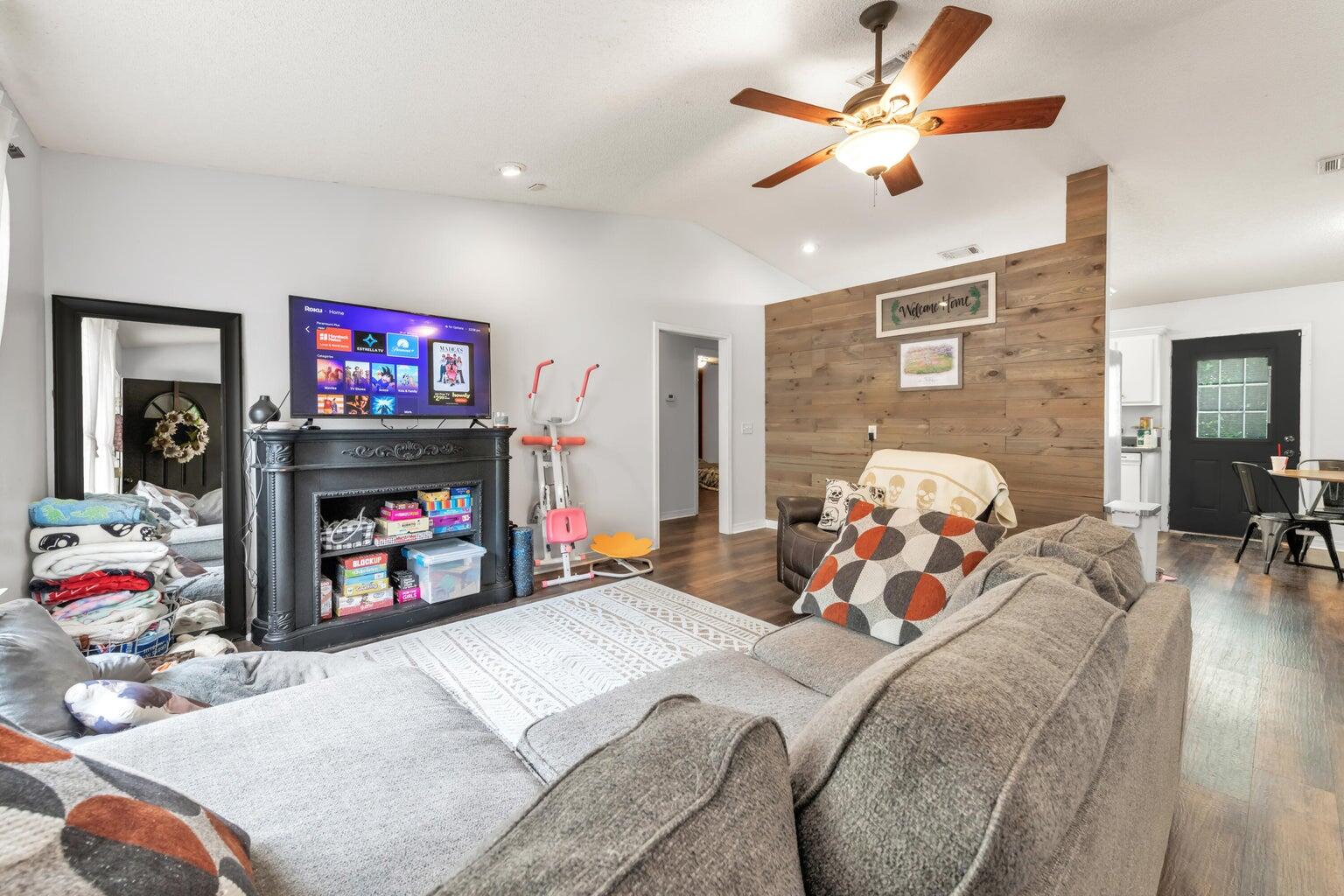 SKYLINE HEIGHTS - Residential Lease
