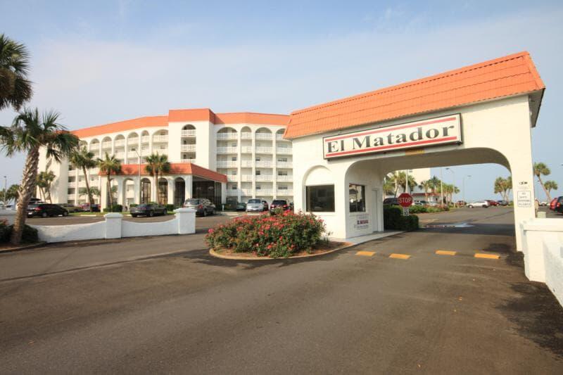 EL MATADOR CONDO - Residential