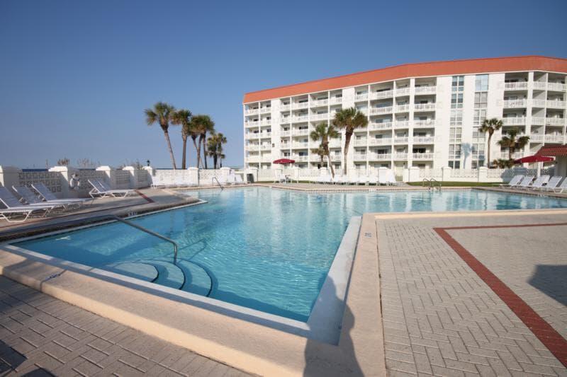 EL MATADOR CONDO - Residential