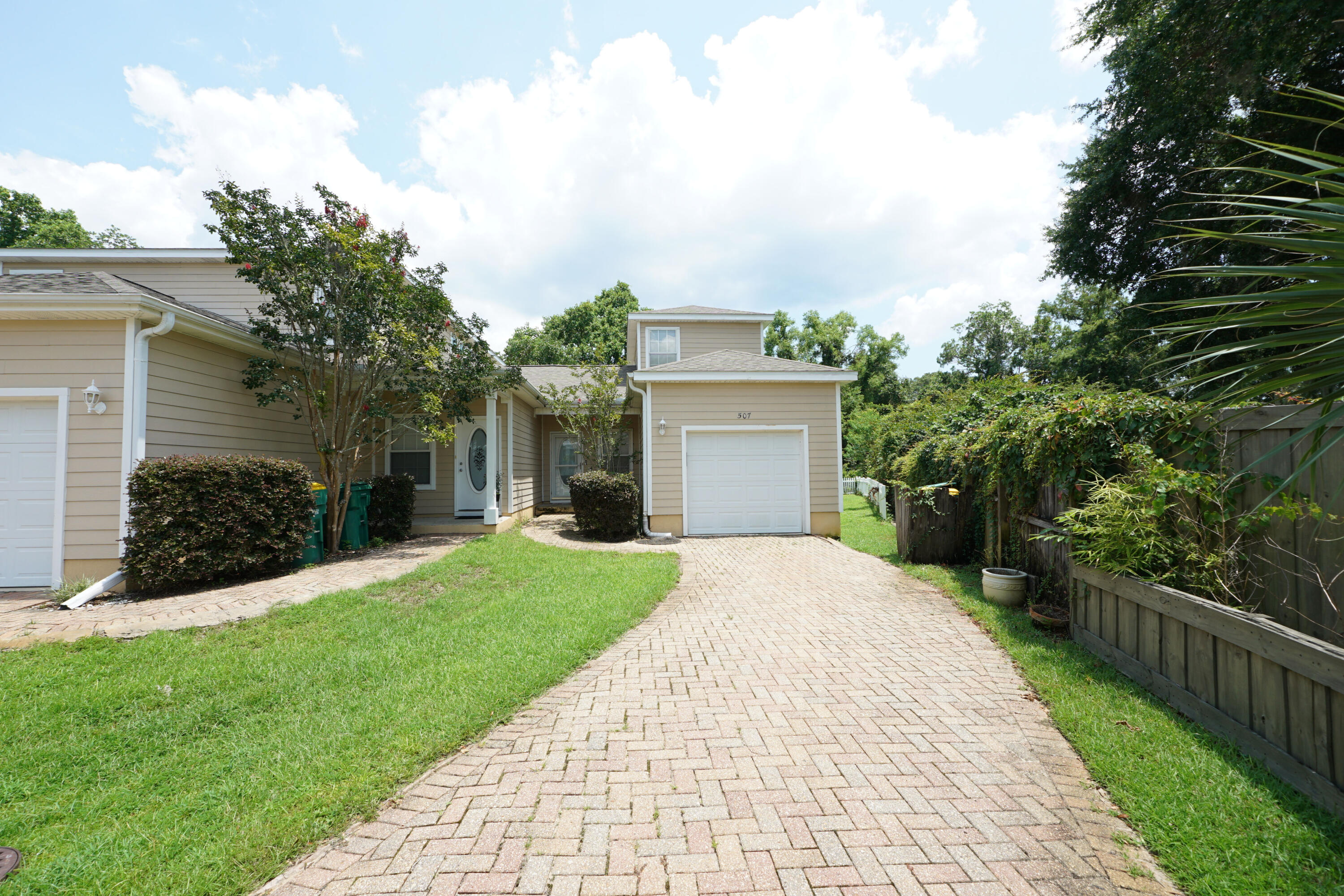 Busey's Place - Residential