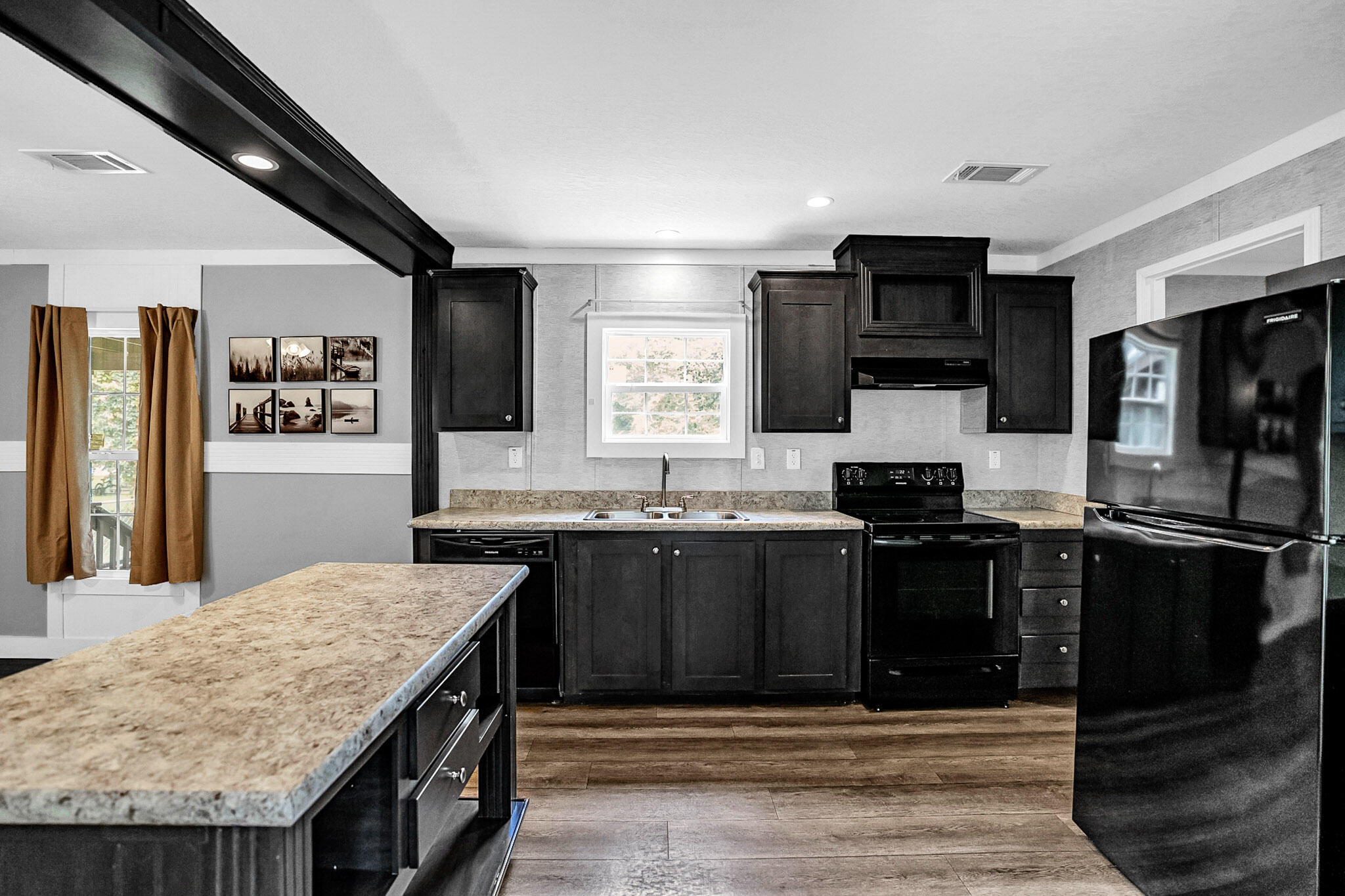 MAGNOLIA BAYE - Residential