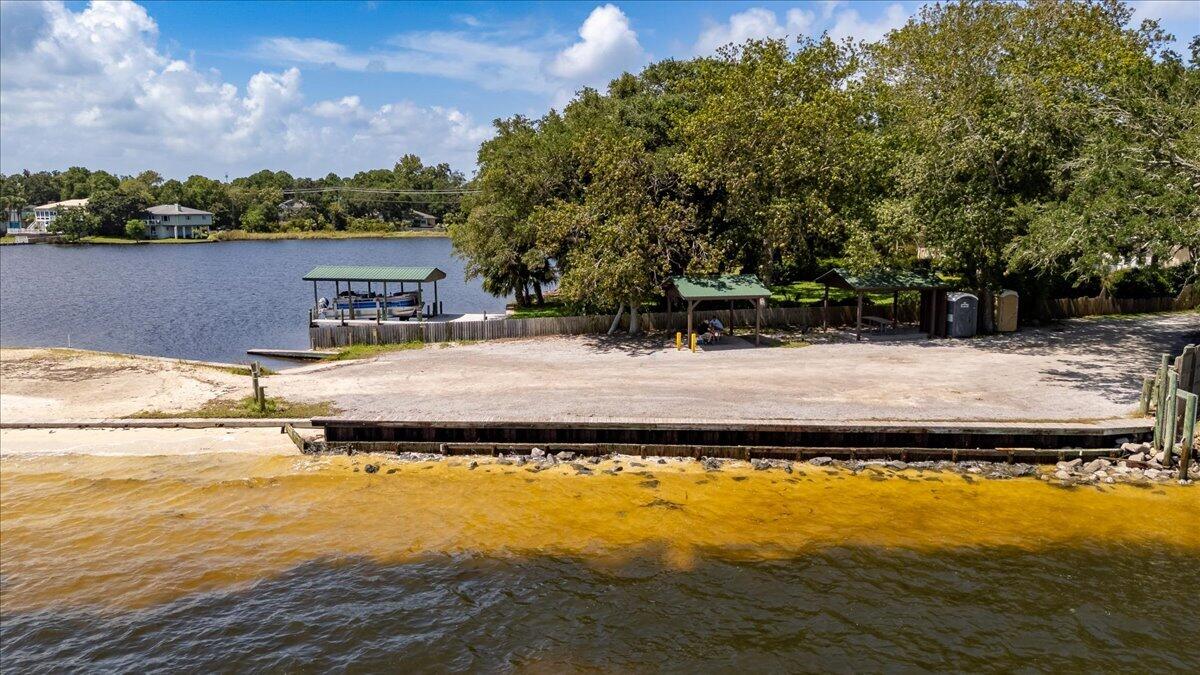 LAKE POINTE - Residential